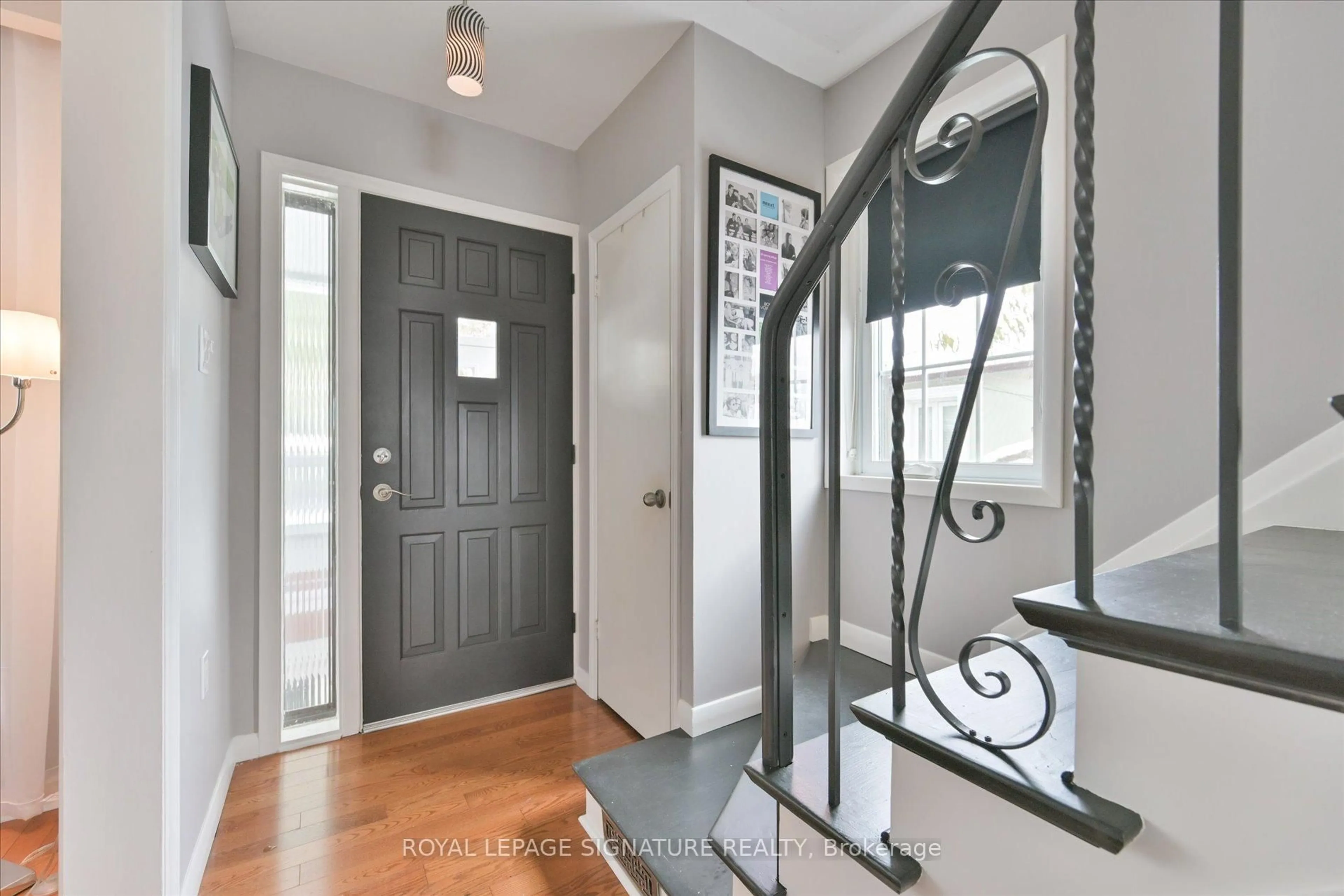 Indoor entryway for 362 Silverthorn Ave, Toronto Ontario M6M 3G8