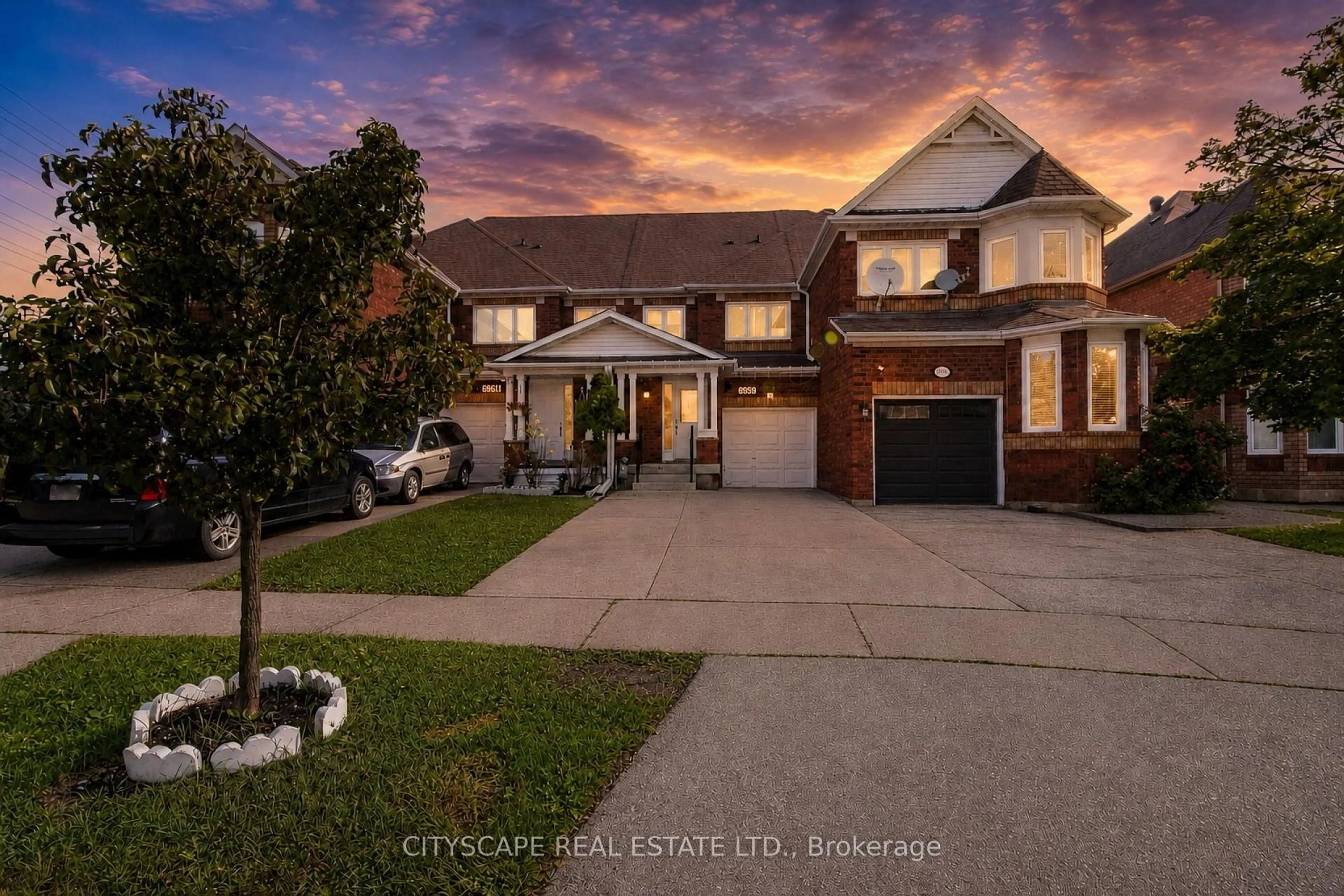 Home with brick exterior material, street for 6959 Guardian Crt, Mississauga Ontario L5N 7E3