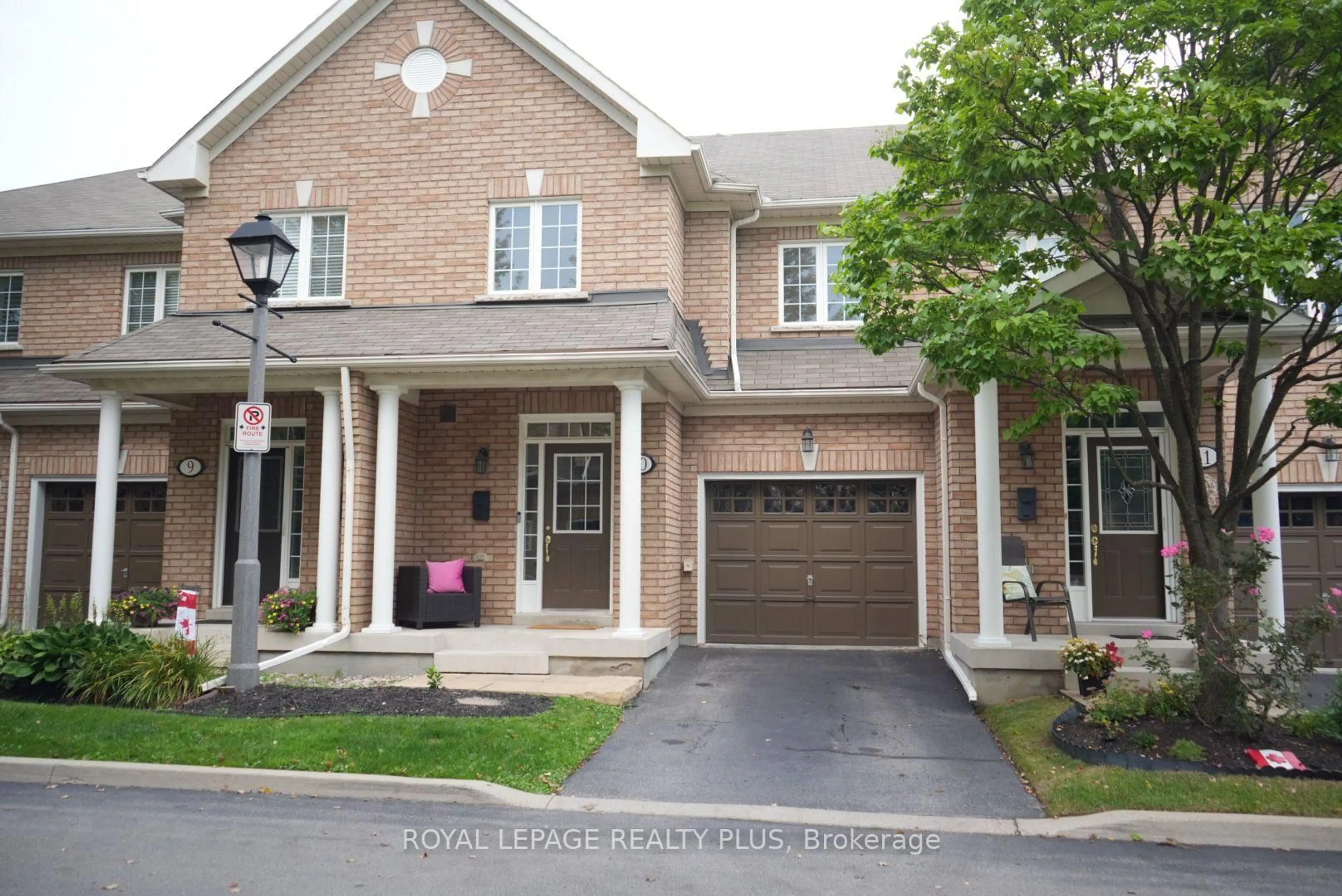 Home with brick exterior material, street for 2410 Woodward Ave #10, Burlington Ontario L7R 1T9