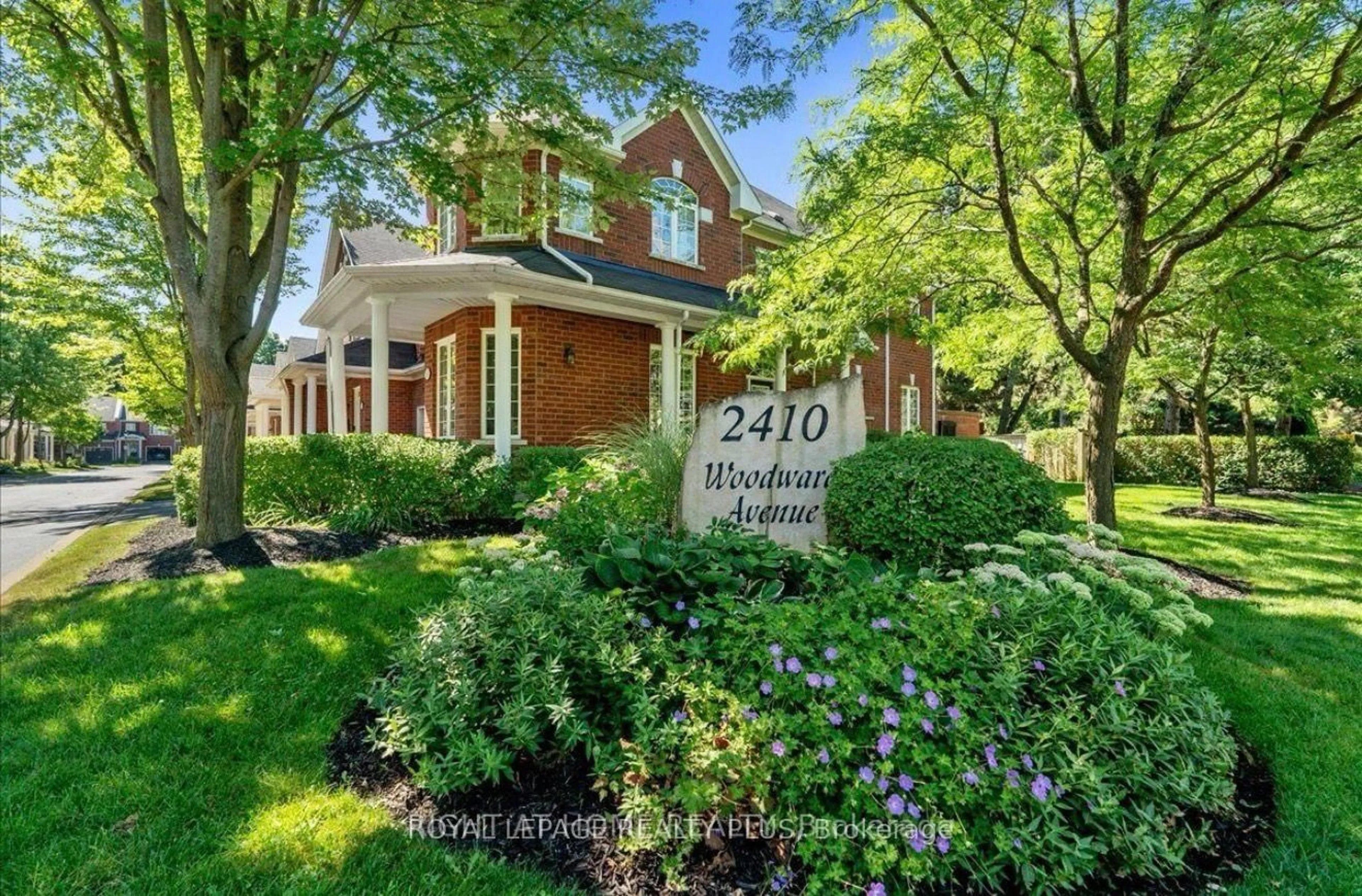 Home with brick exterior material, street for 2410 Woodward Ave #10, Burlington Ontario L7R 1T9