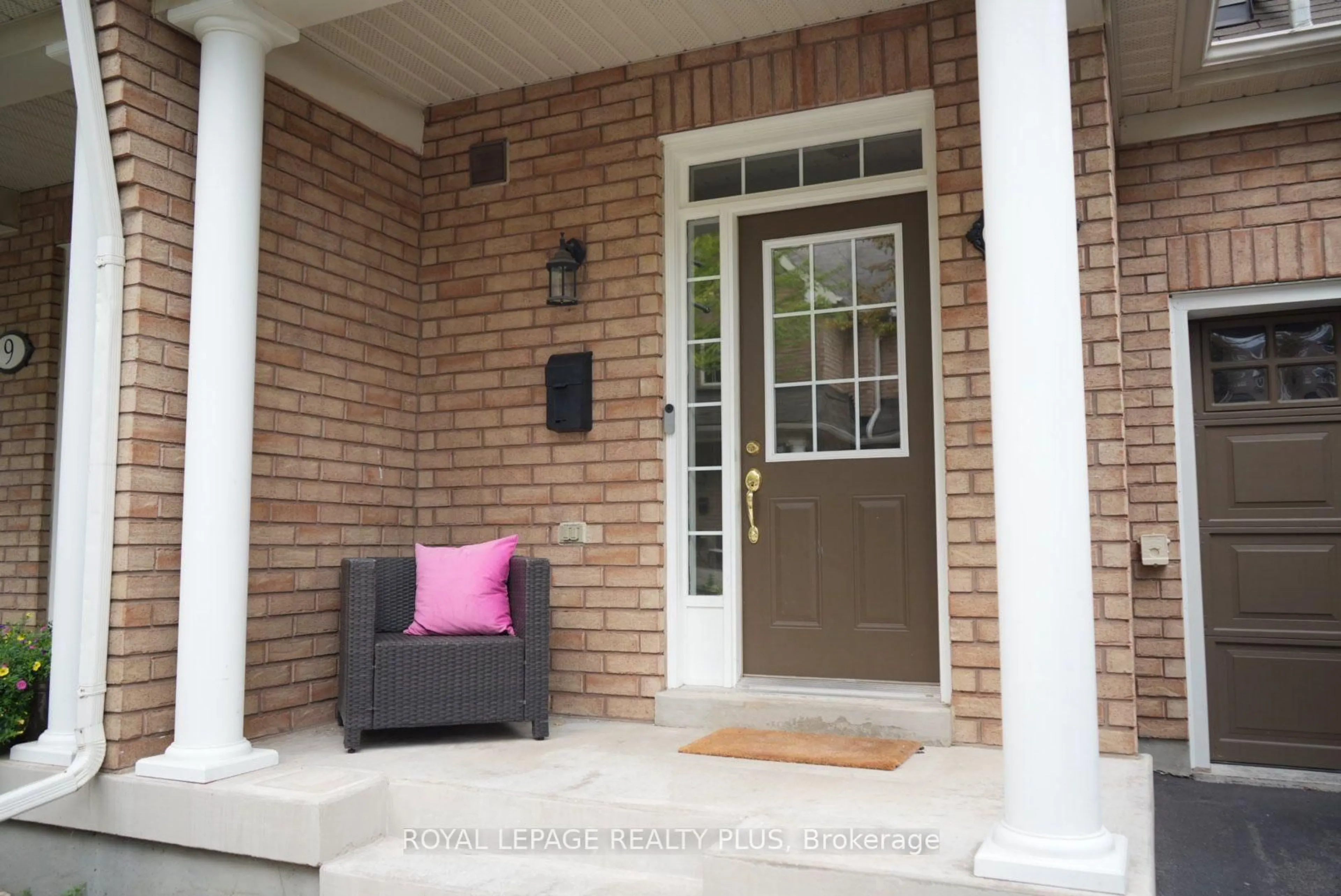 Unknown for 2410 Woodward Ave #10, Burlington Ontario L7R 1T9