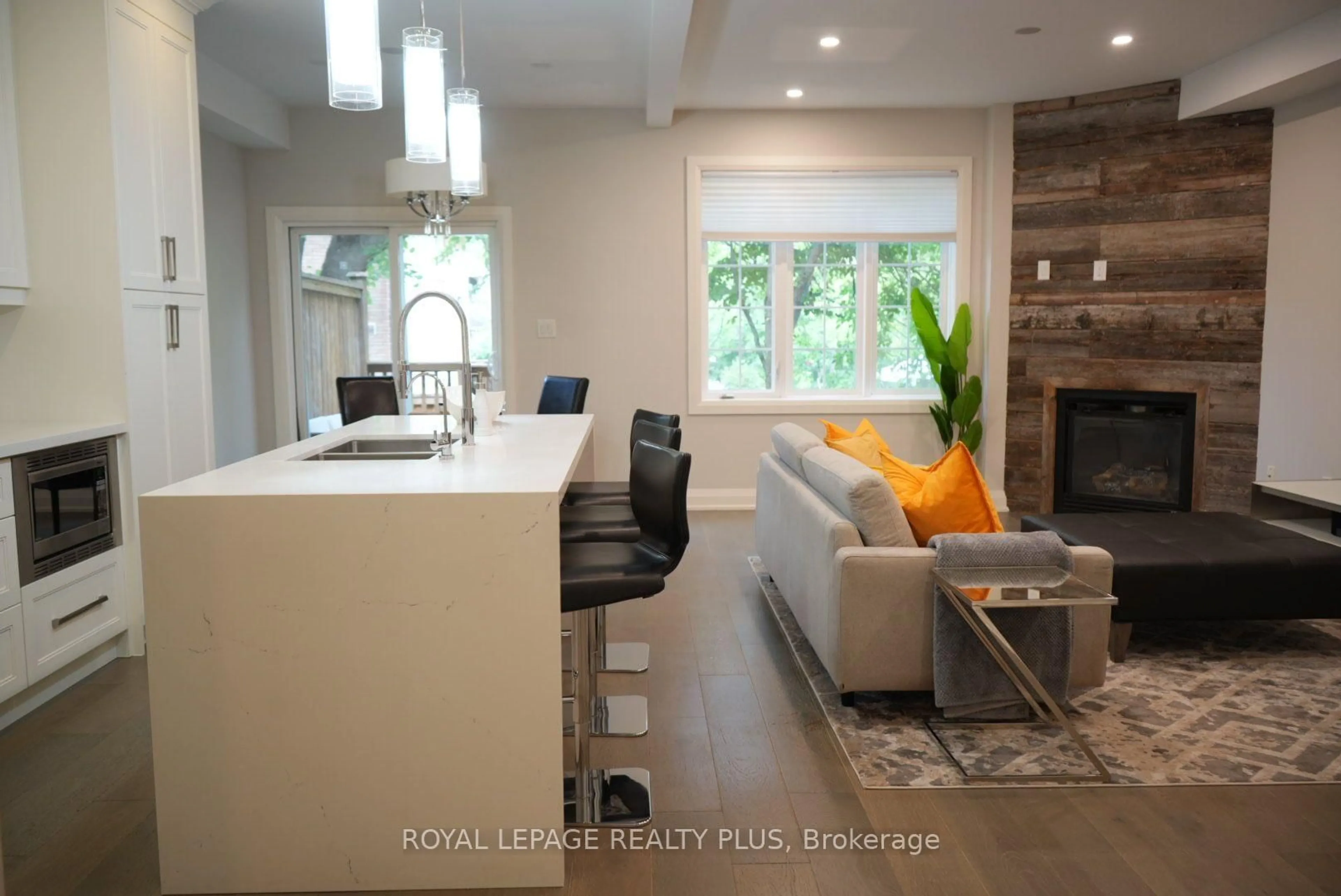 Open concept kitchen, unknown for 2410 Woodward Ave #10, Burlington Ontario L7R 1T9