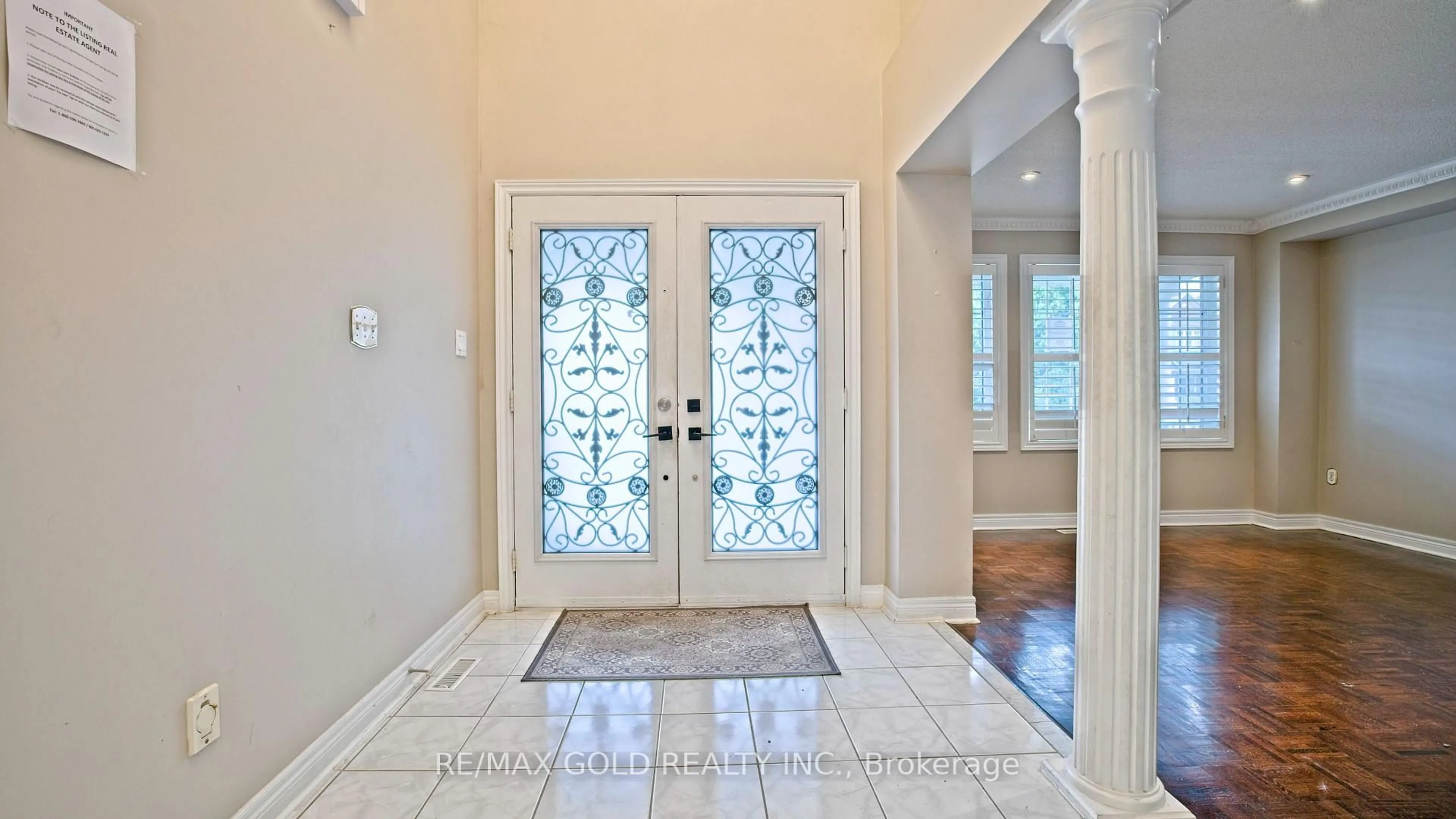 Indoor entryway for 35 Duffield Rd, Brampton Ontario L7A 2P5