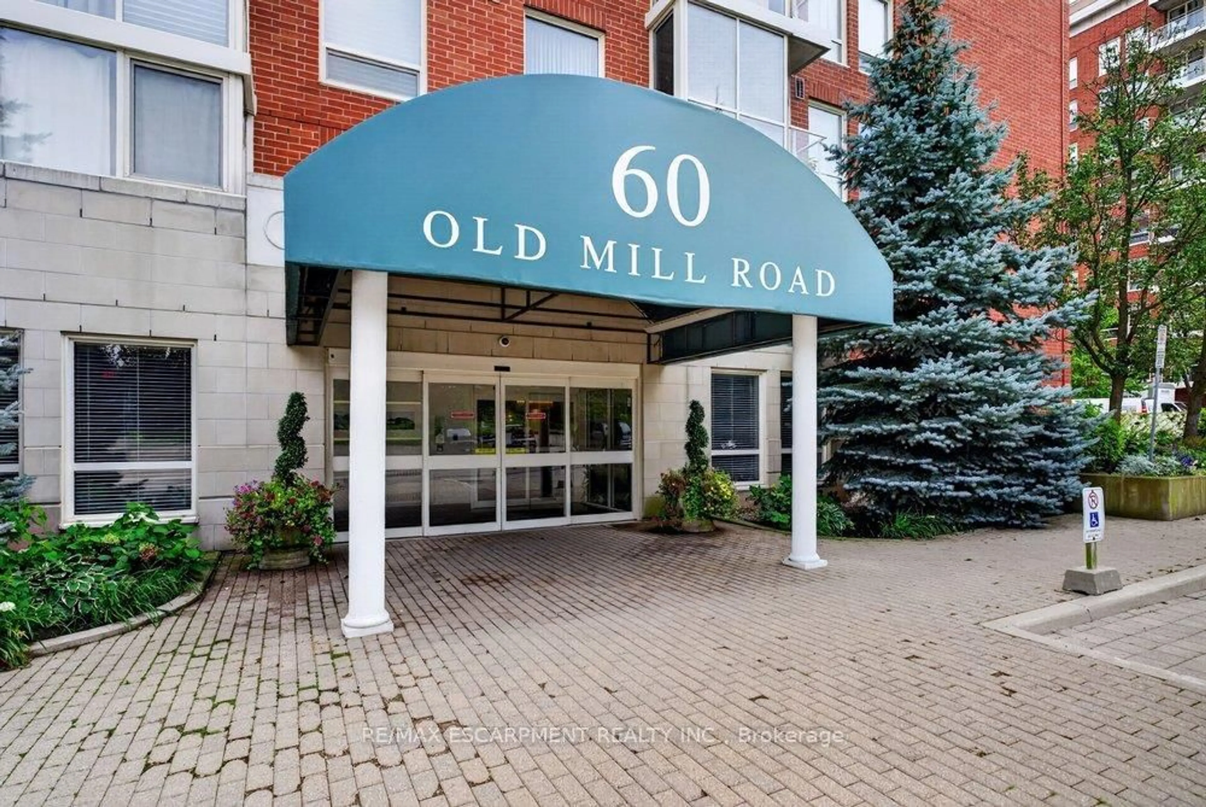 Lobby for 60 OLD MILL Rd #702, Oakville Ontario L6J 7V9
