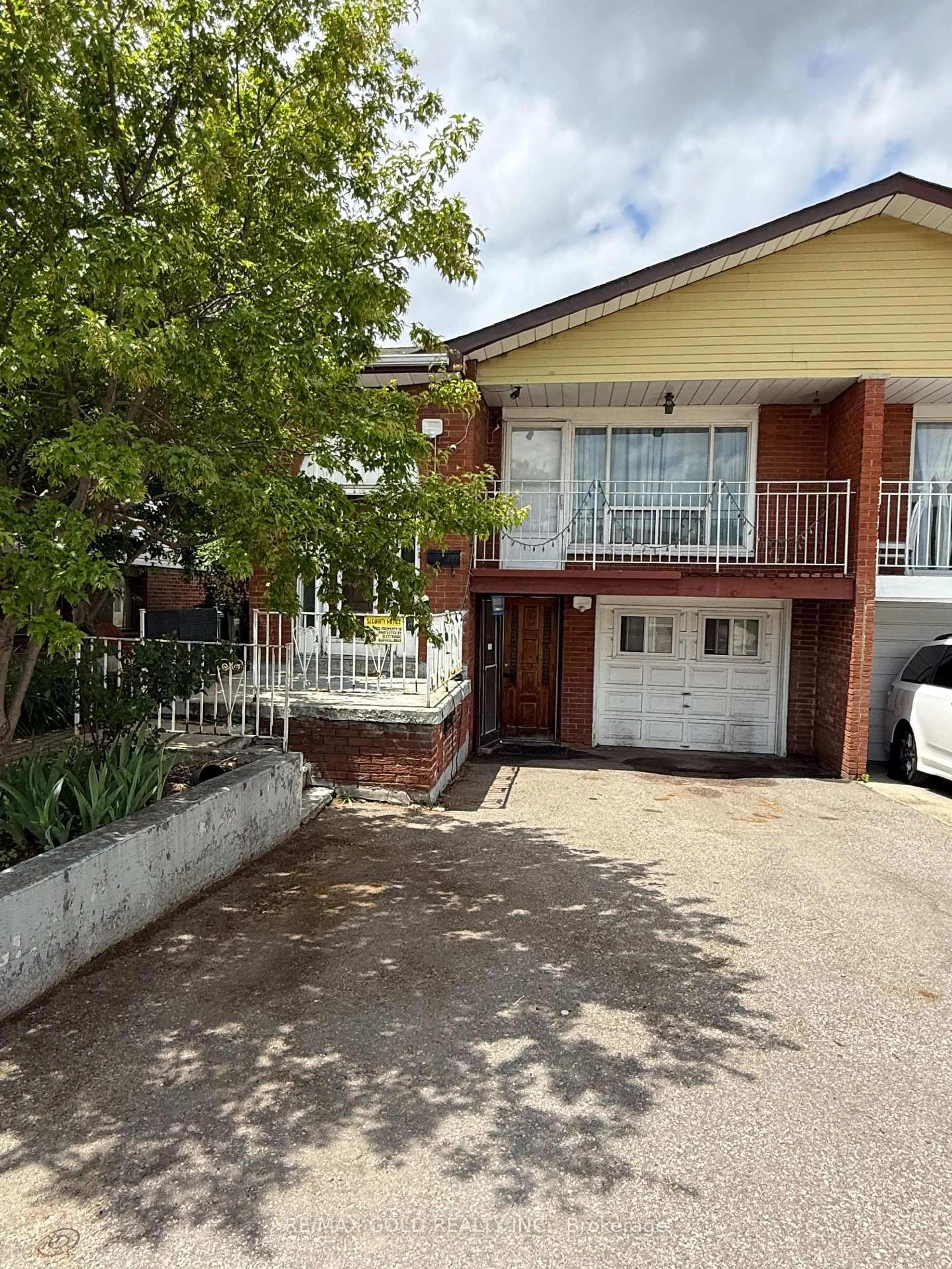 Unknown for 3777 Keenan Cres, Mississauga Ontario L4T 3M1