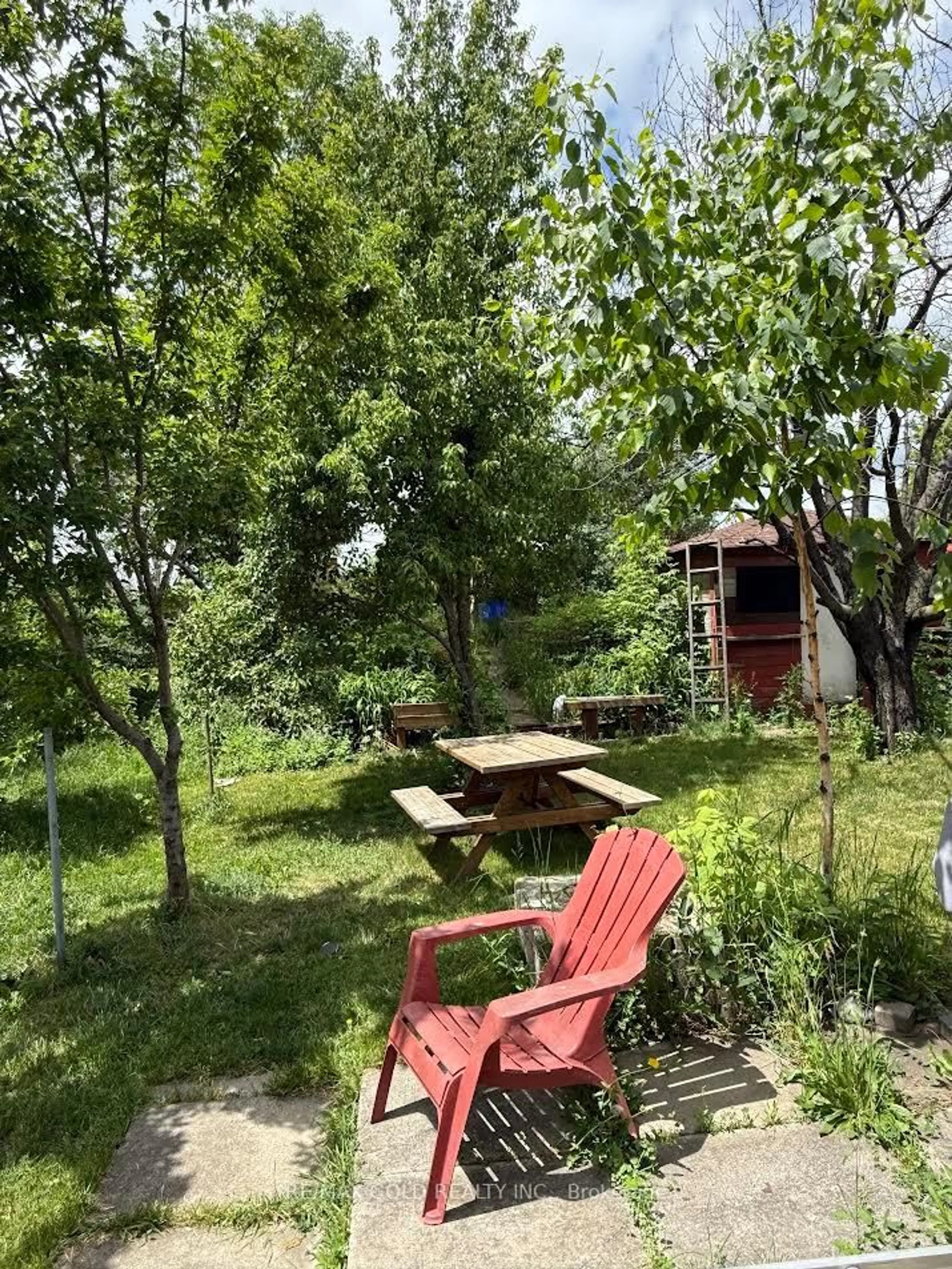 Patio, forest/trees view for 3777 Keenan Cres, Mississauga Ontario L4T 3M1