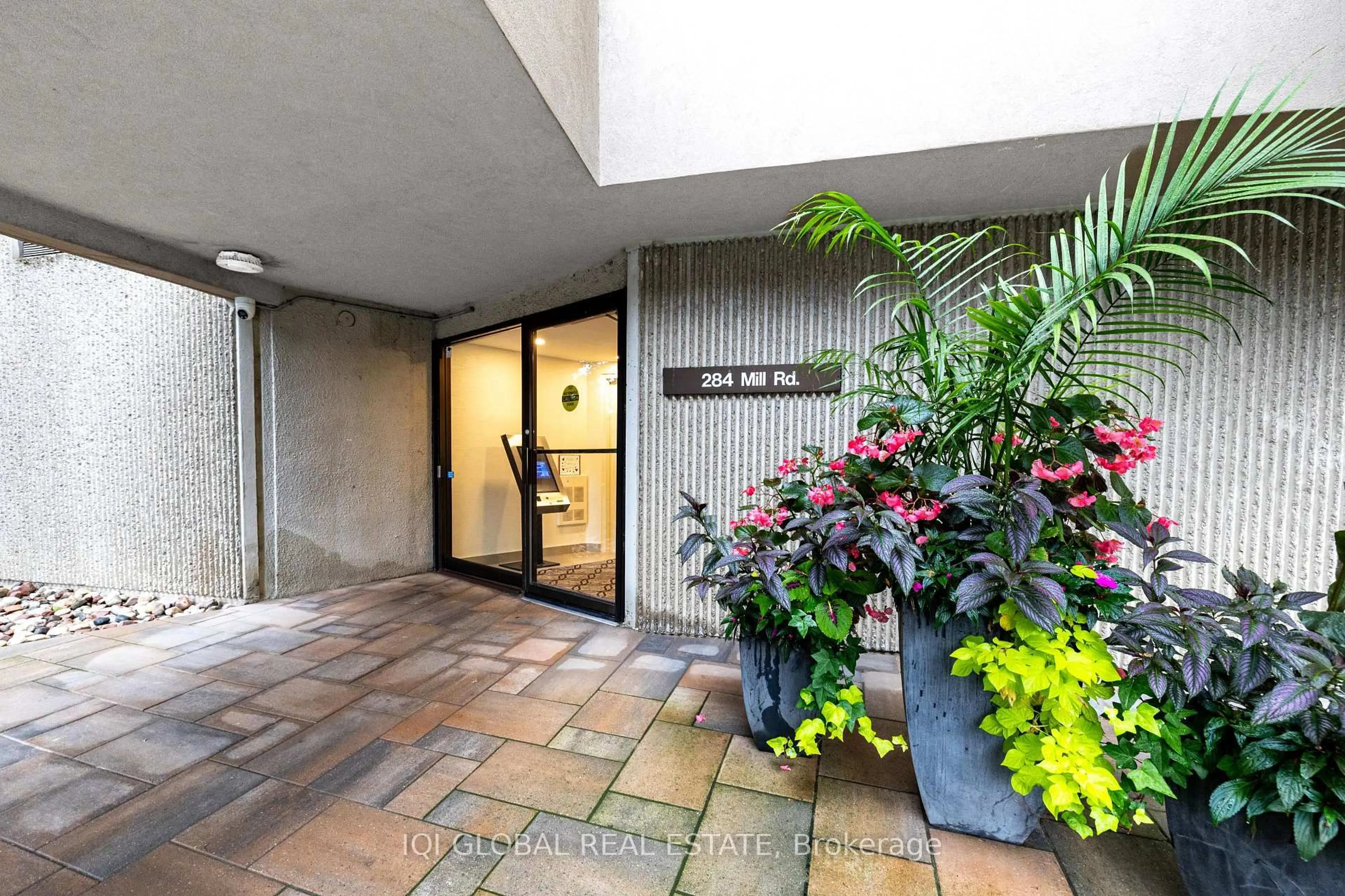 Unknown for 284 Mill Rd #C2, Toronto Ontario M9C 4W6