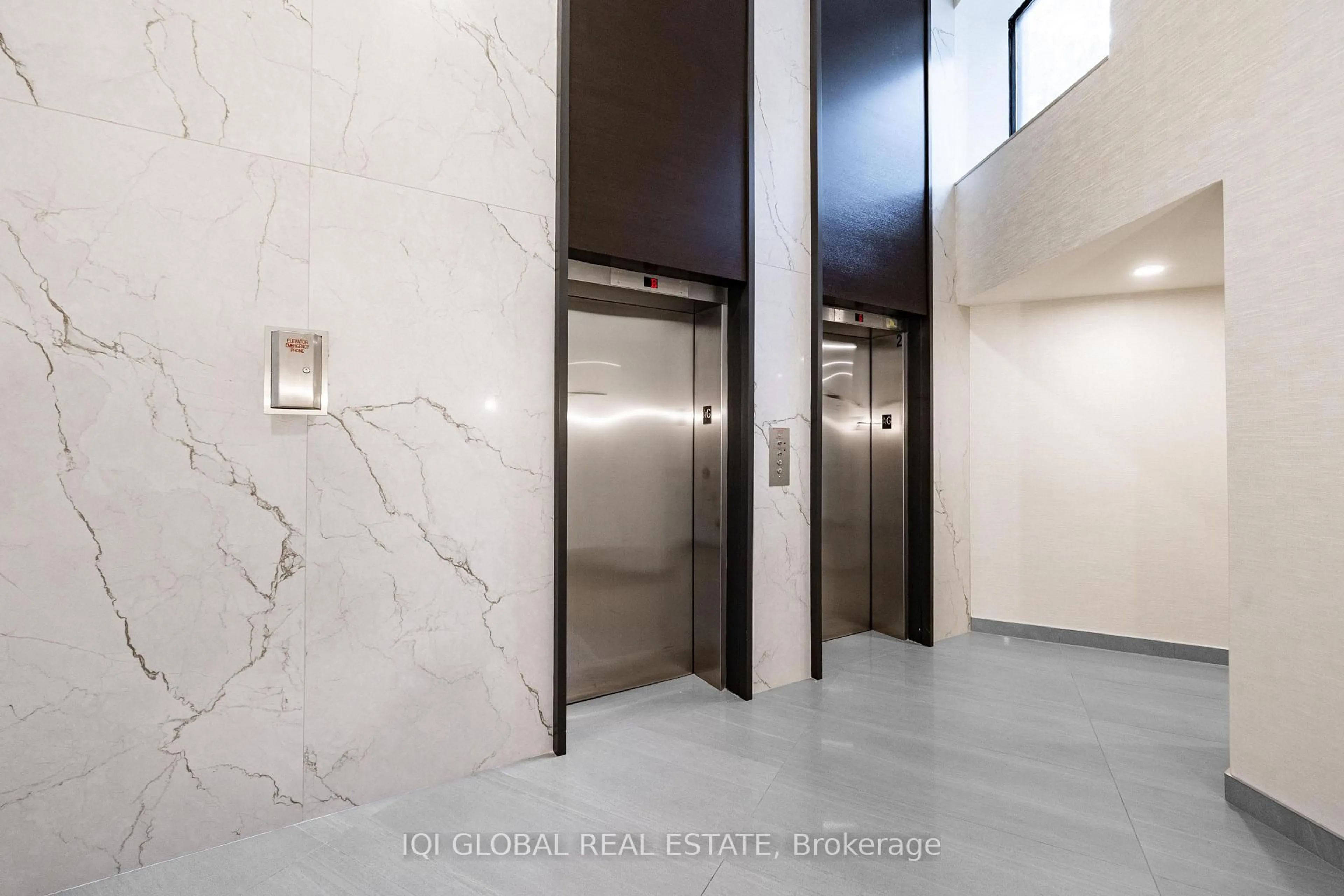 Indoor foyer for 284 Mill Rd #C2, Toronto Ontario M9C 4W6