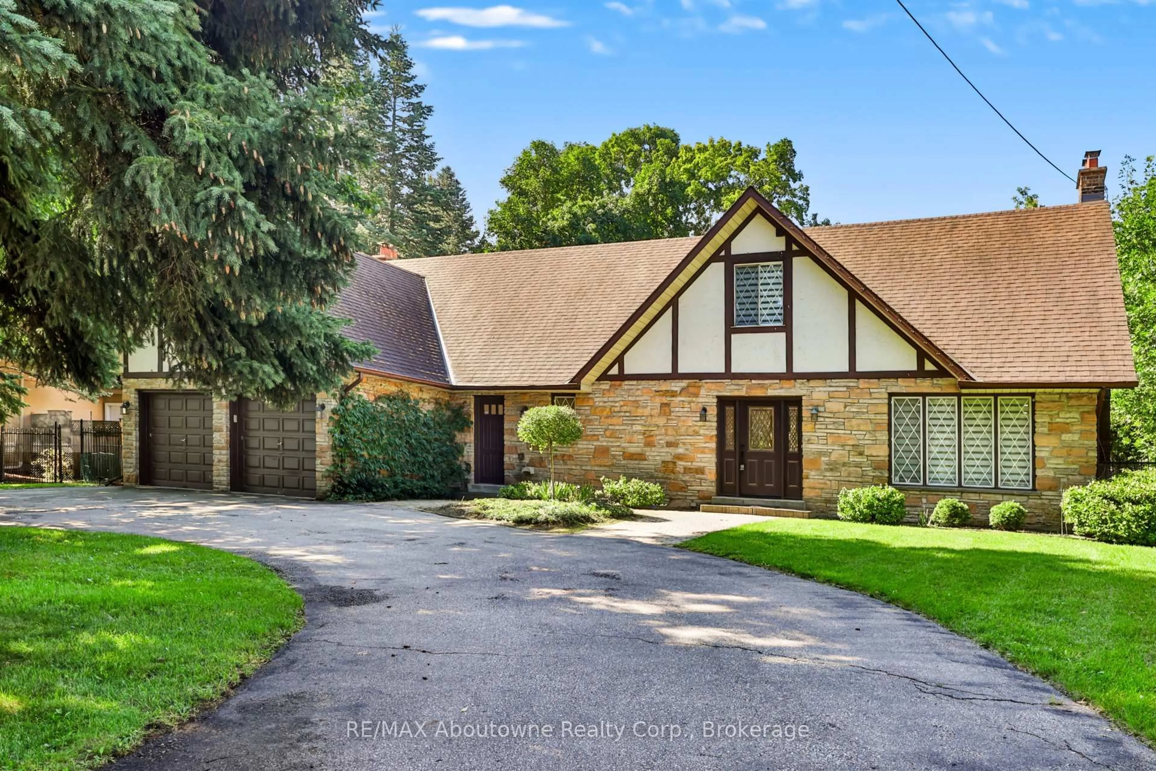Home with brick exterior material, street for 30 Birkbank Dr, Oakville Ontario L6J 4Y9