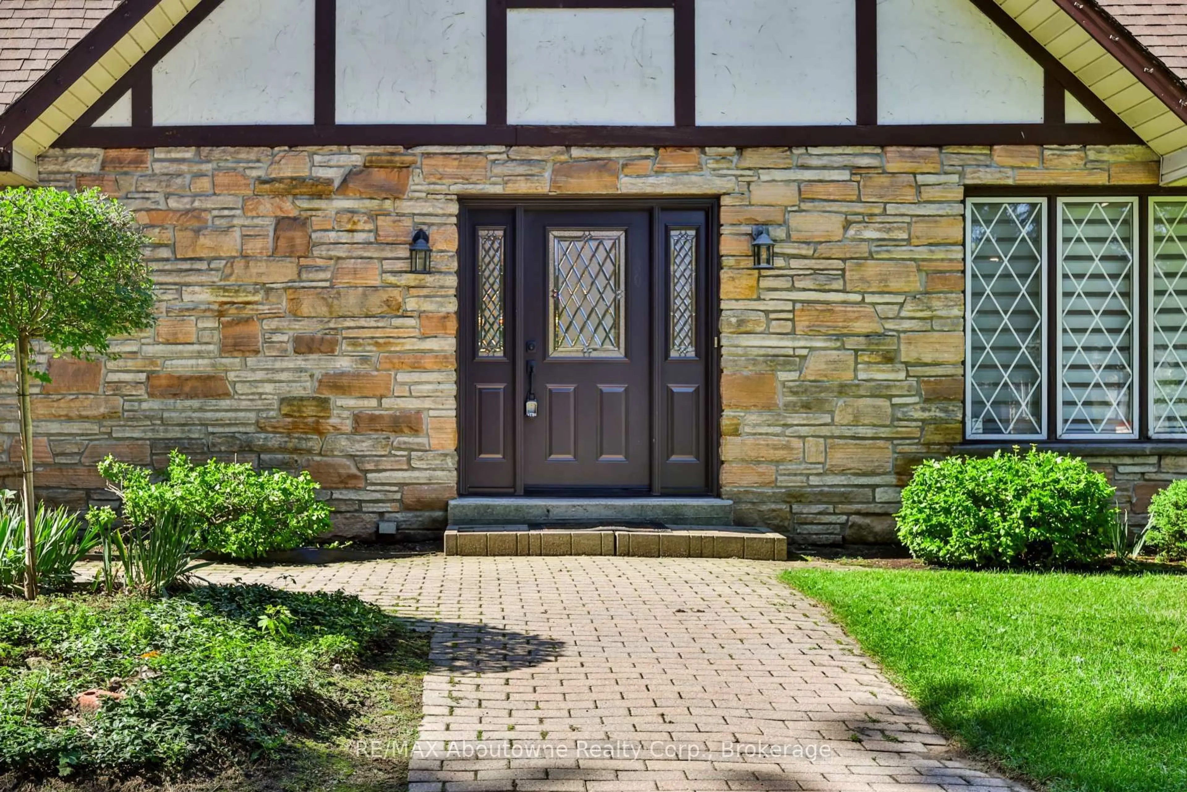 Unknown for 30 Birkbank Dr, Oakville Ontario L6J 4Y9