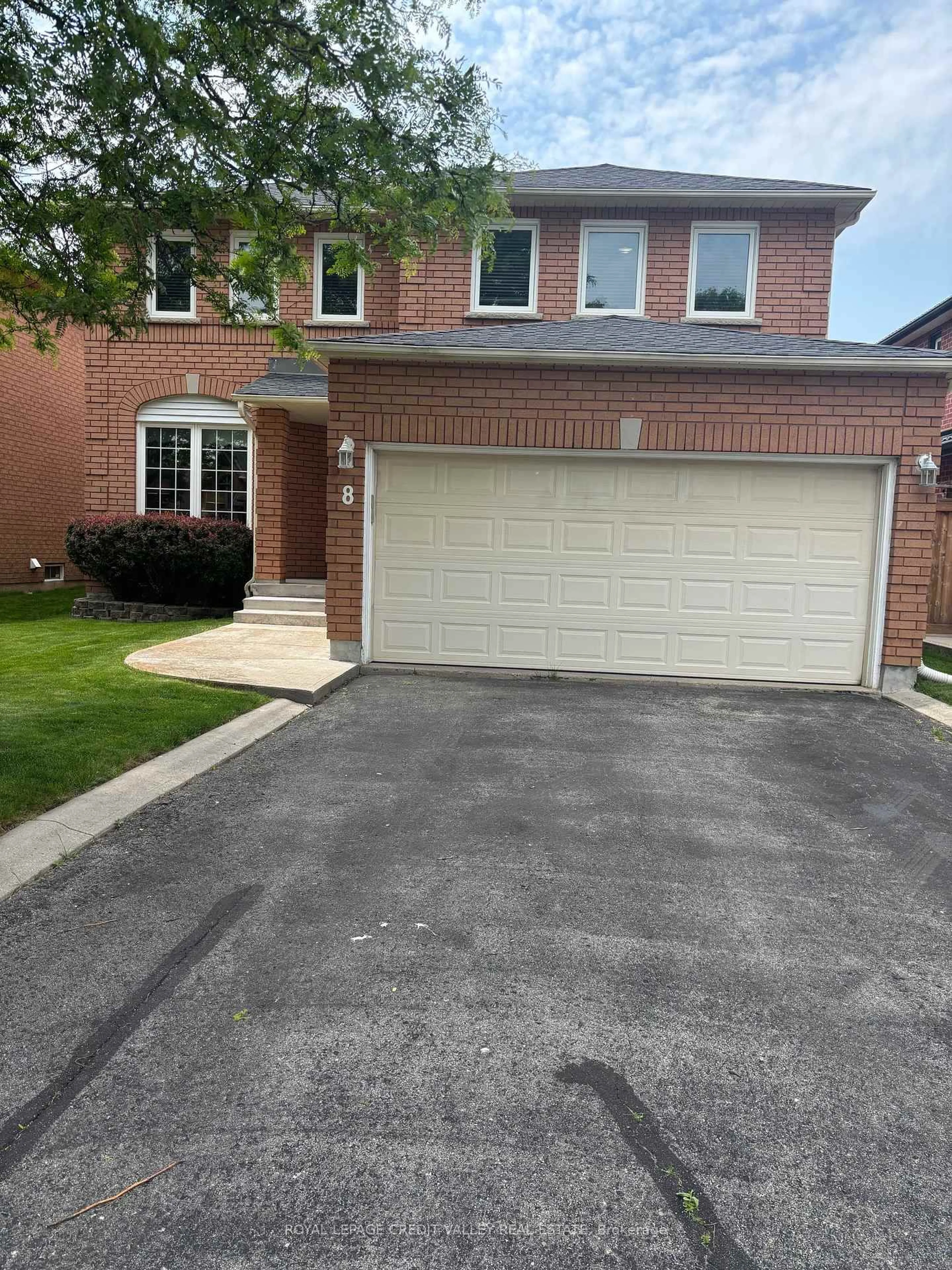 Unknown for 8 Livingston Dr, Caledon Ontario L7C 1A7