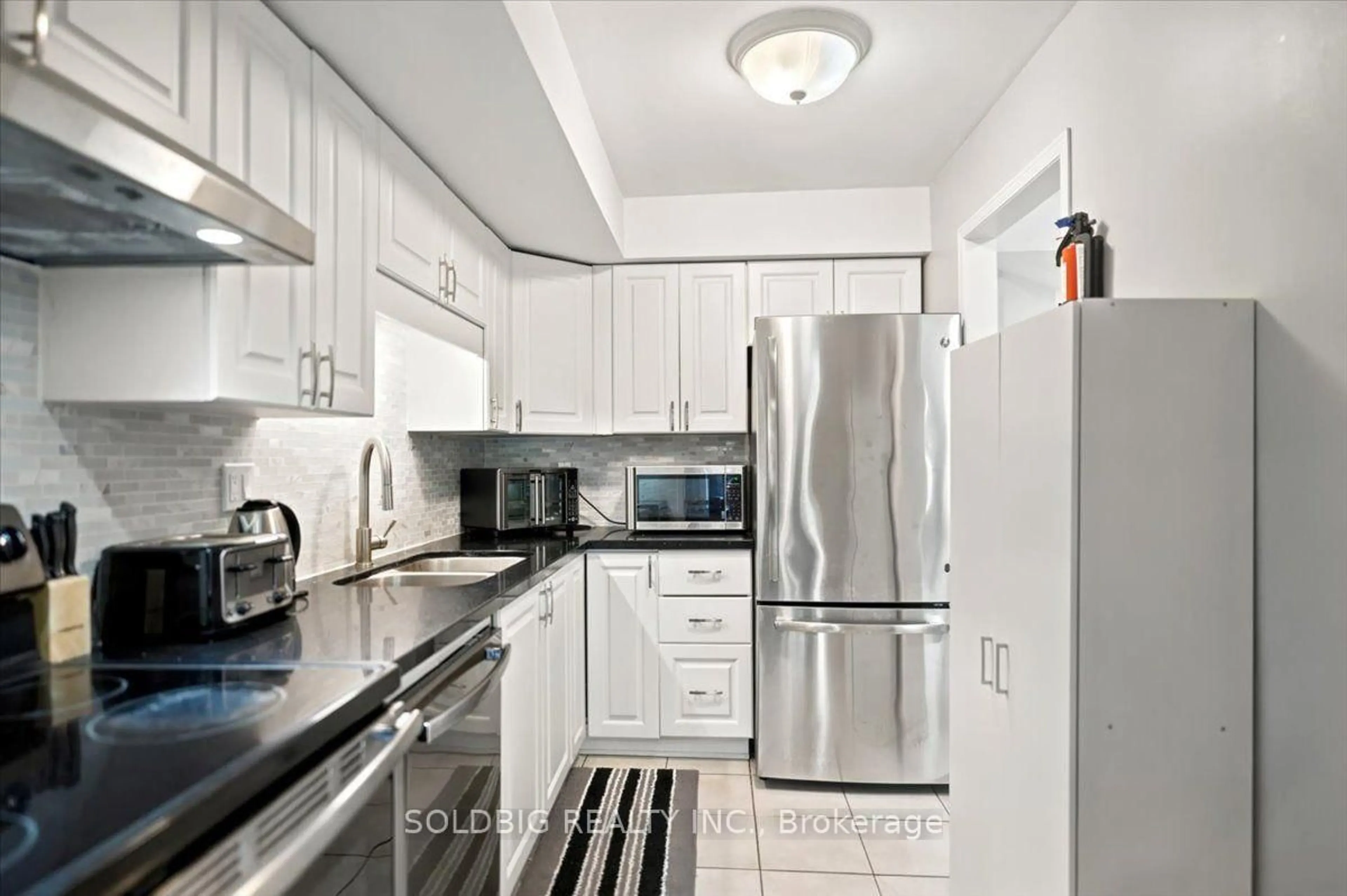 Standard kitchen, unknown for 78 Stewart MacLaren Rd #78, Halton Hills Ontario L7G 5L9