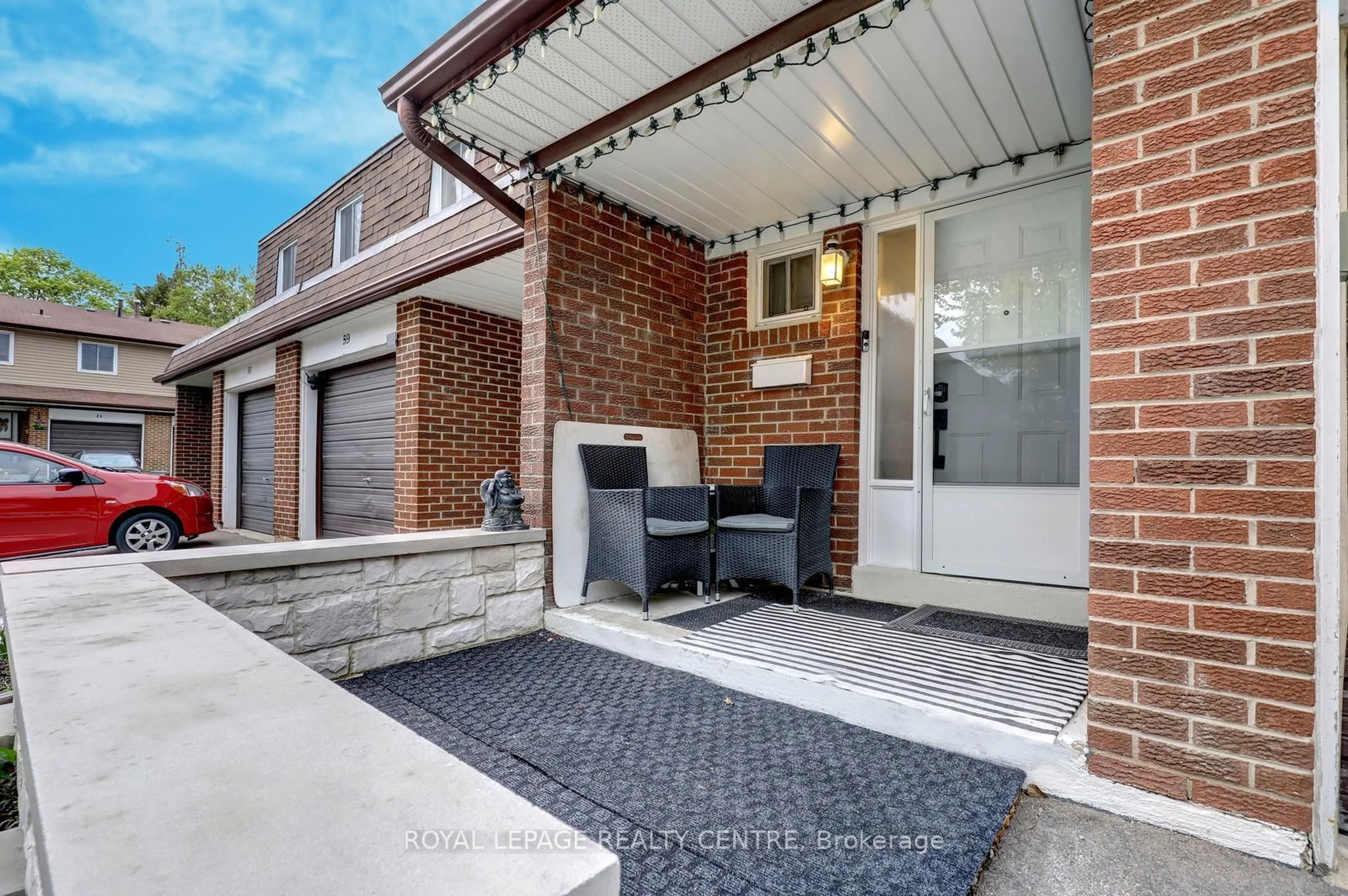 Patio, street for 3025 Cedarglen Gate #60, Mississauga Ontario L5C 2V7
