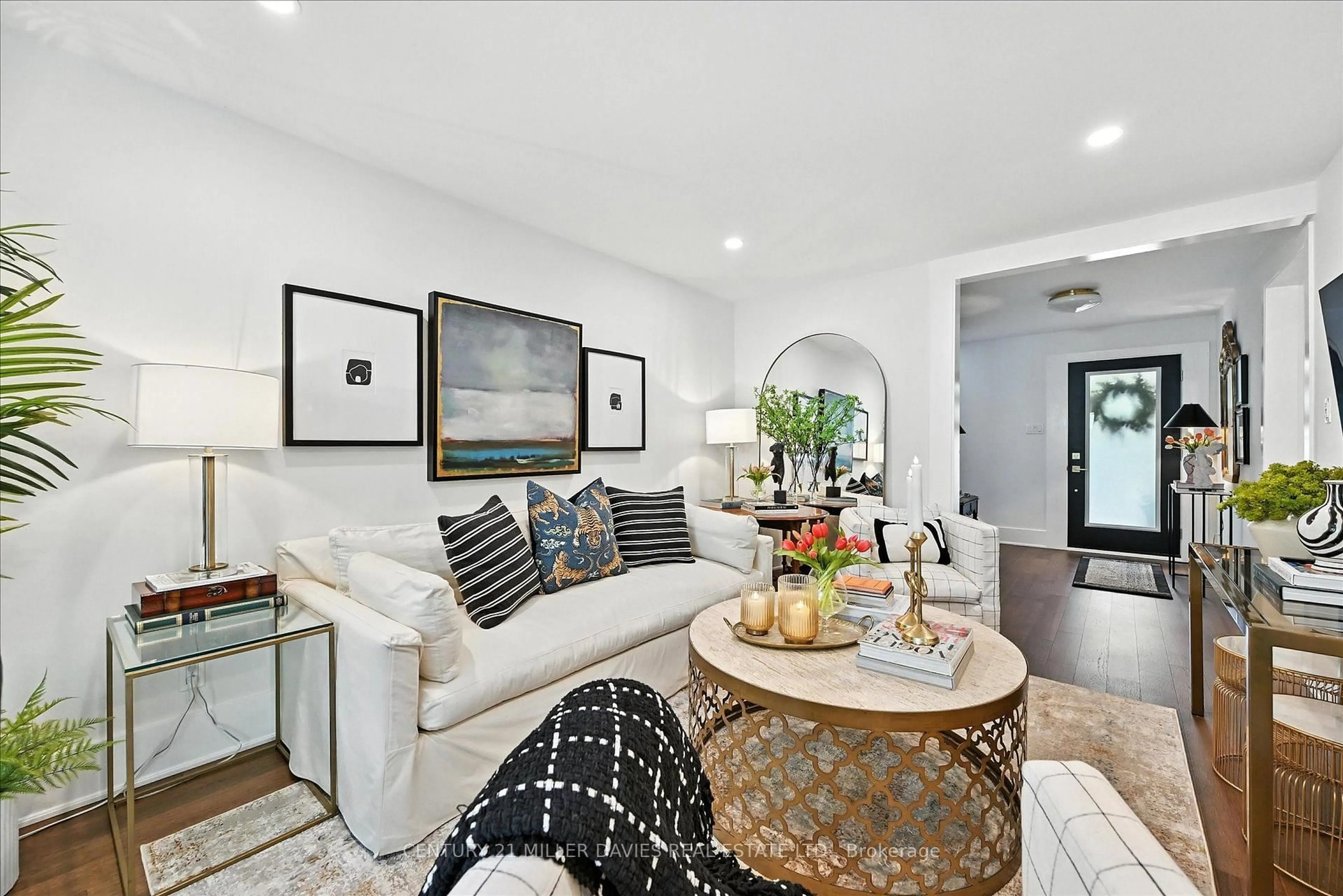 Living room with furniture, unknown for 445 Woodview Rd #3, Burlington Ontario L7N 2Z9