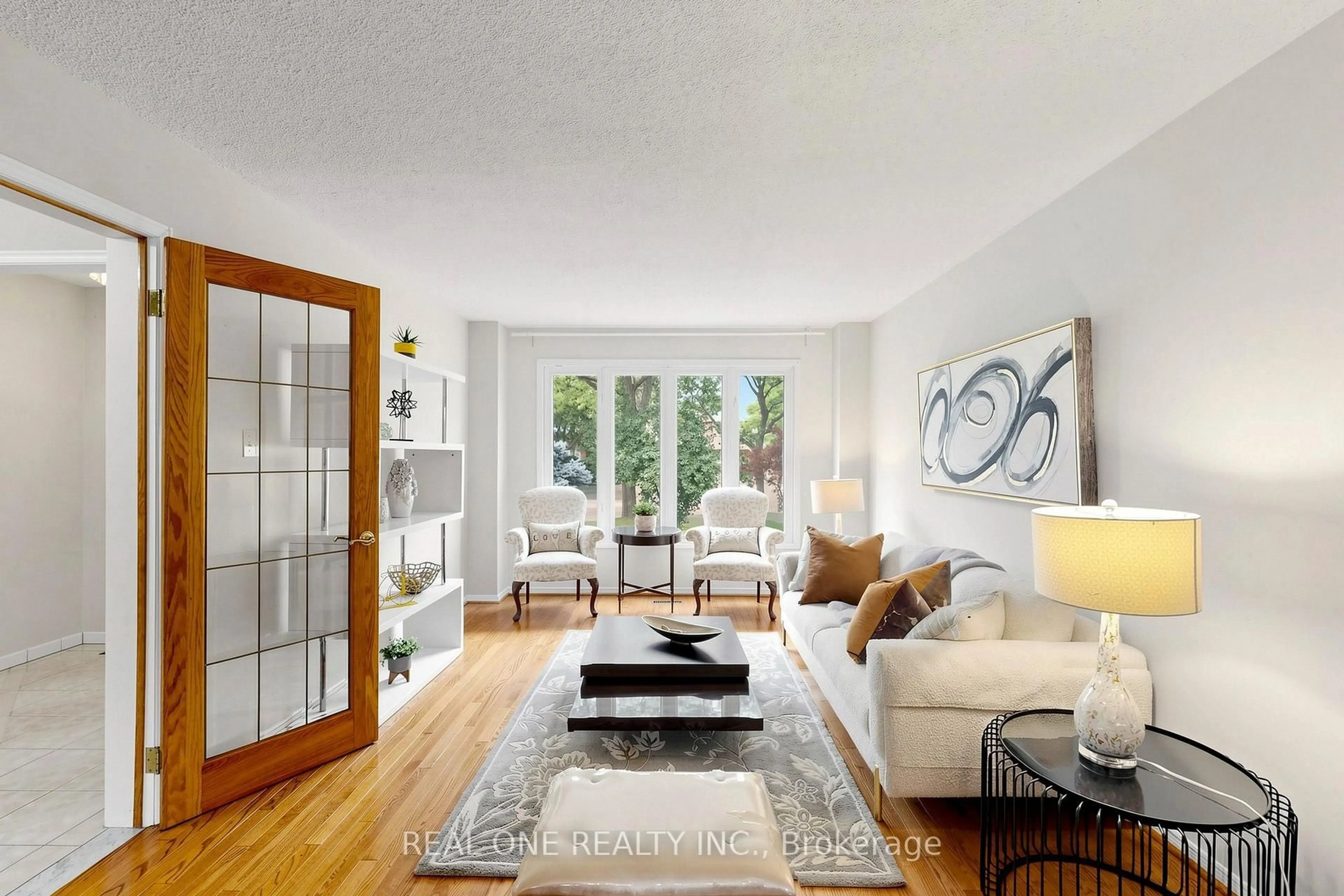 Living room with furniture, unknown for 1960 Pimlico Crt, Mississauga Ontario L5M 3S3