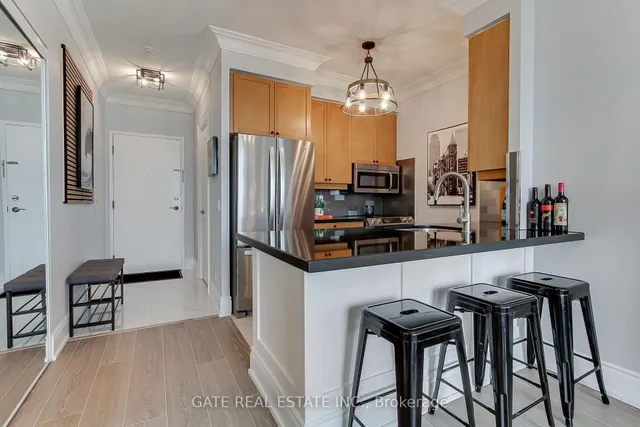 700 Humberwood Blvd #PH31, Toronto 5
