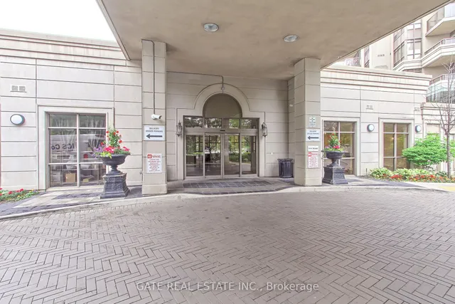 700 Humberwood Blvd #PH31, Toronto 3