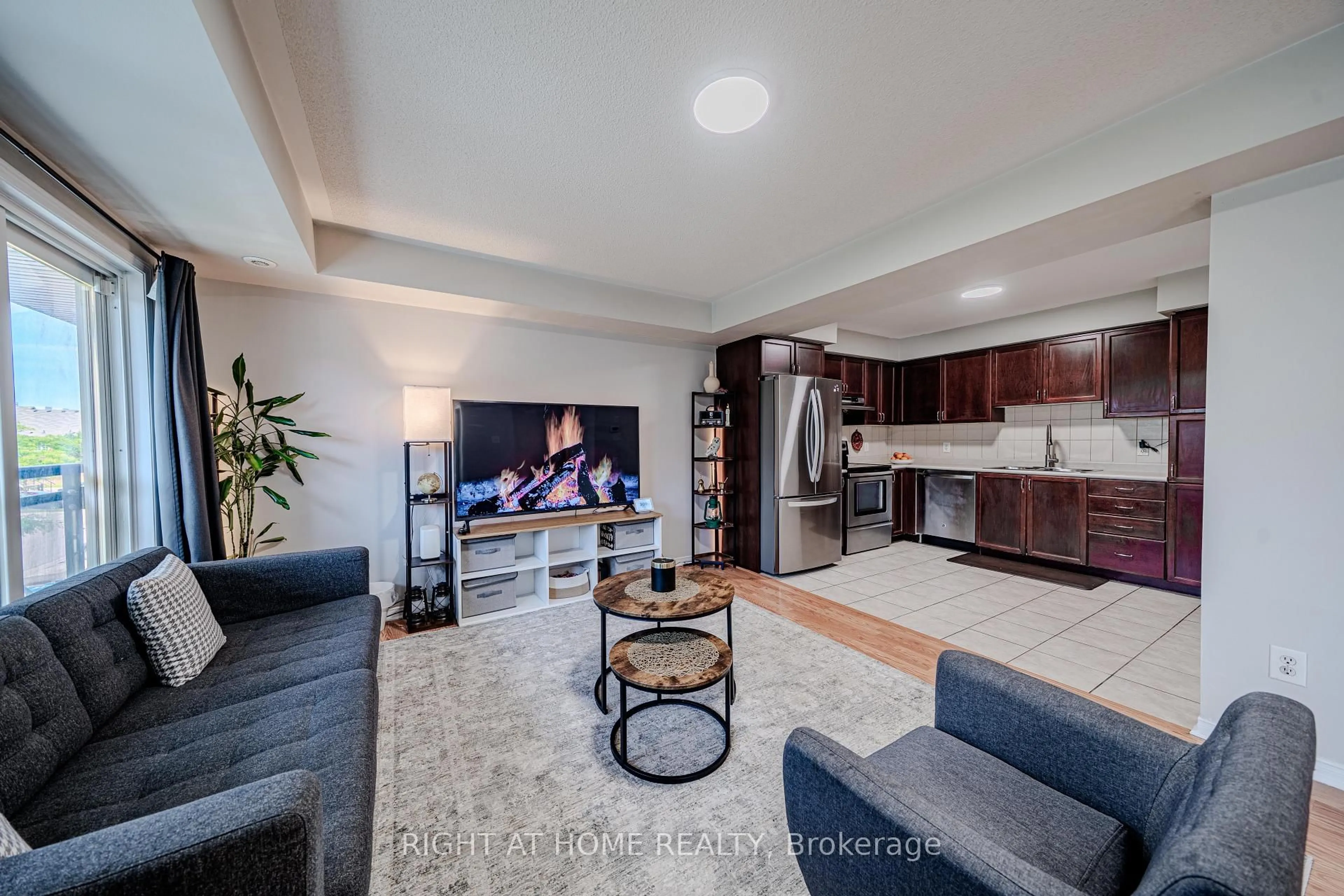 Unknown for 5035 Oscar Peterson Blvd #100, Mississauga Ontario L5M 0P4
