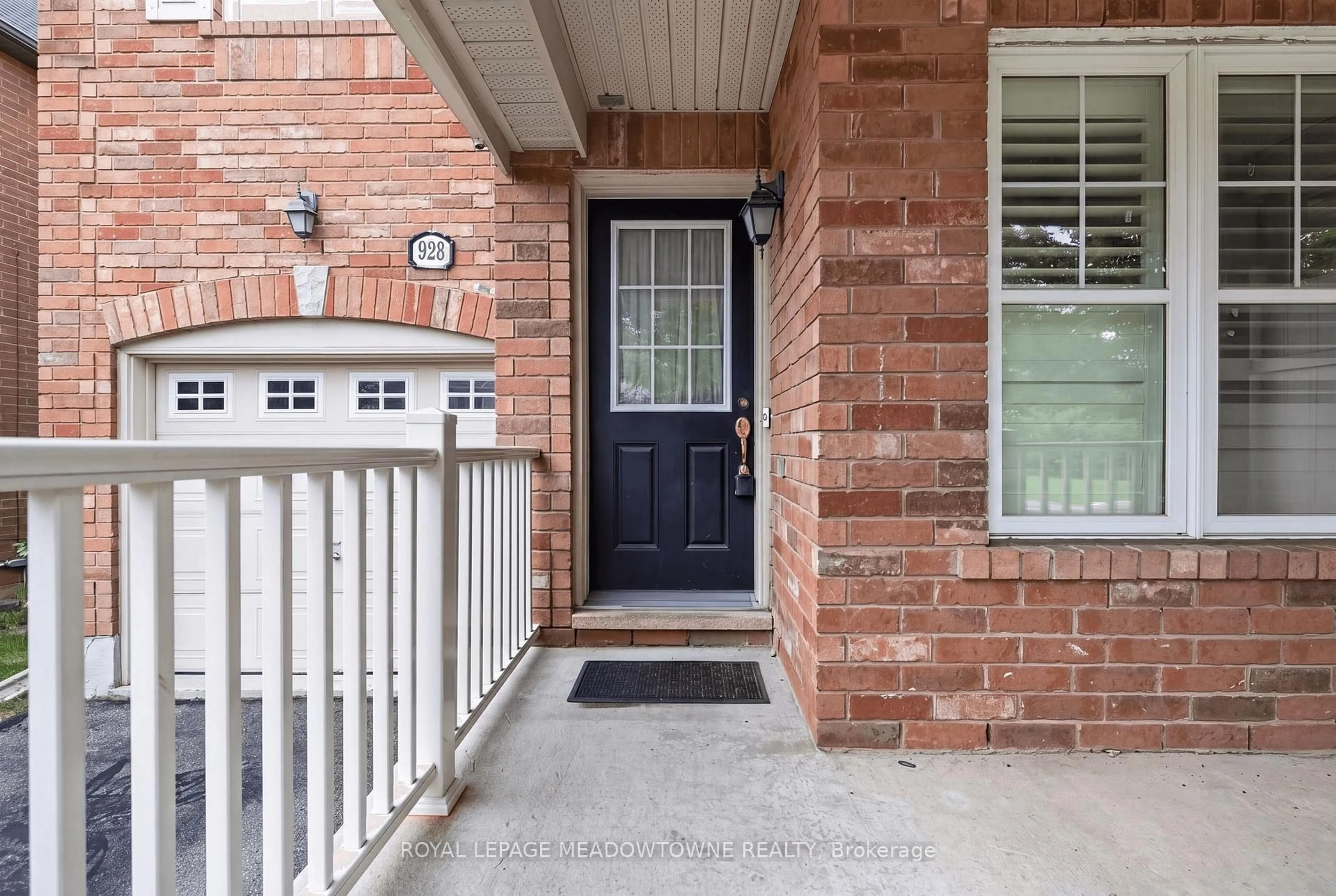 Unknown for 928 Raftis Cres, Milton Ontario L9T 6Z2