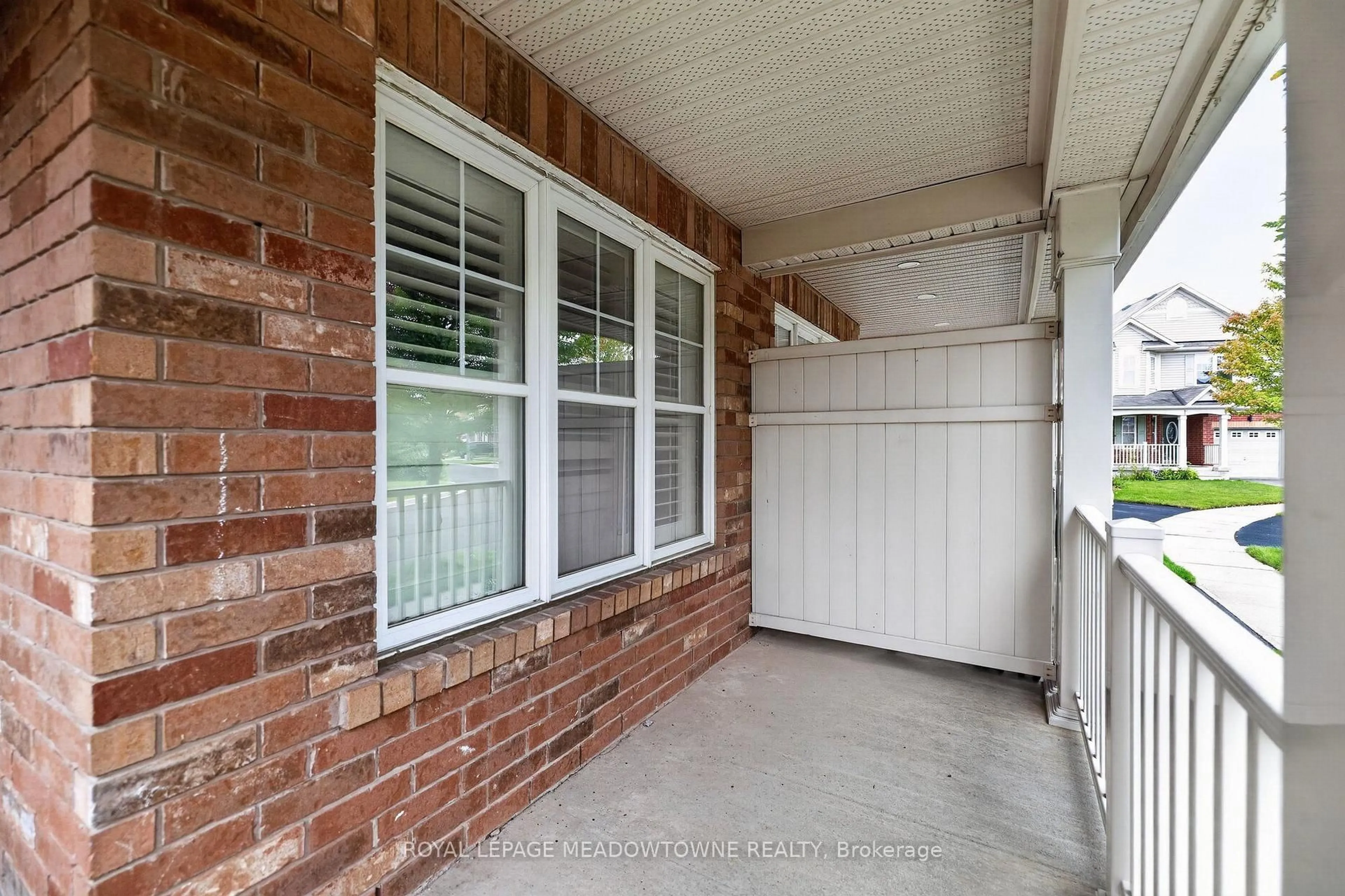 Unknown for 928 Raftis Cres, Milton Ontario L9T 6Z2