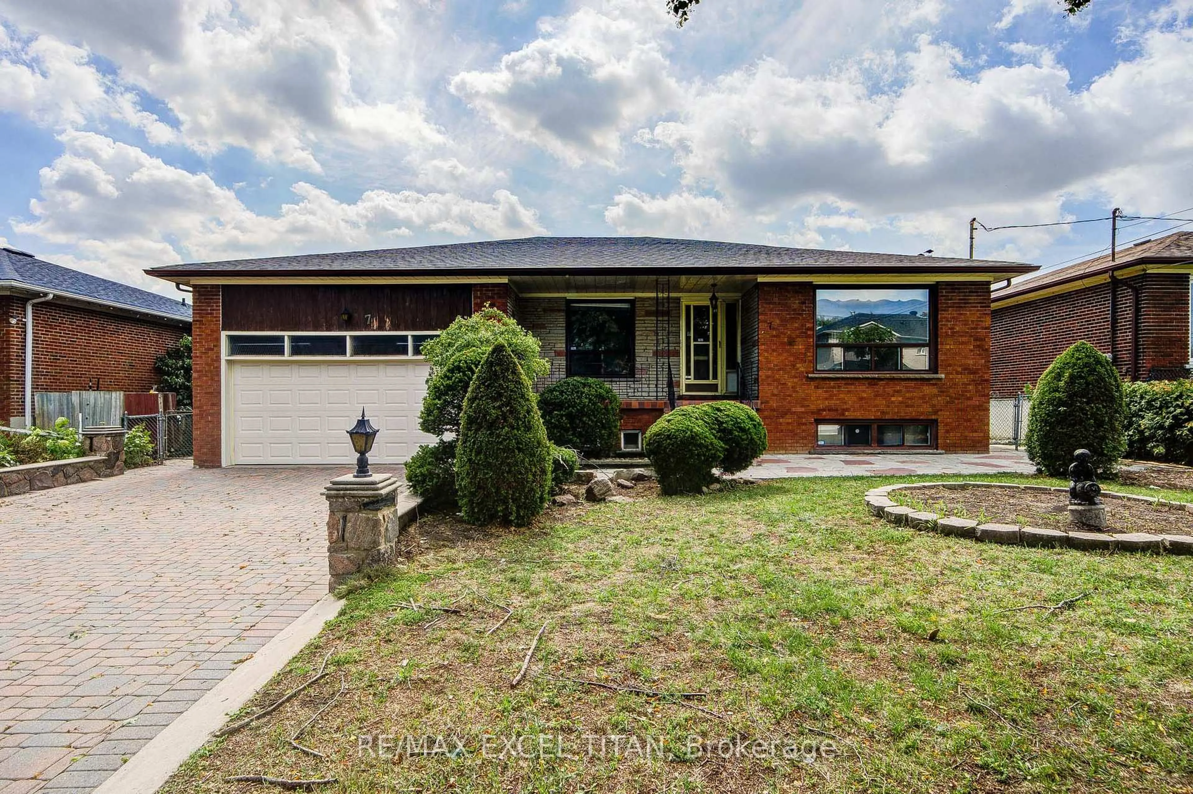 Home with brick exterior material, street for 7 Muir Ave, Toronto Ontario M9L 1H4