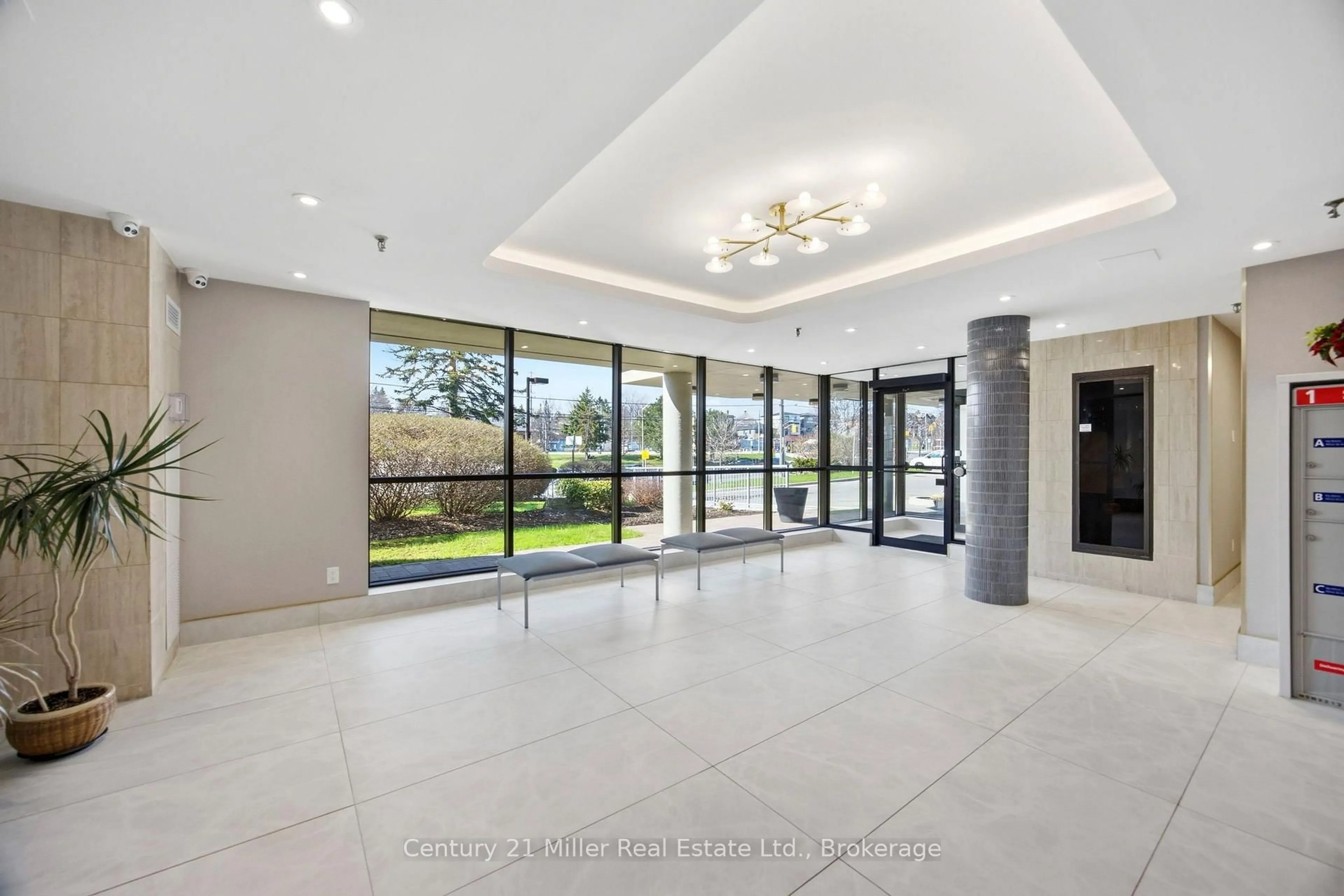 Indoor foyer for 3845 Lake Shore Blvd #411, Toronto Ontario M8W 4Y3