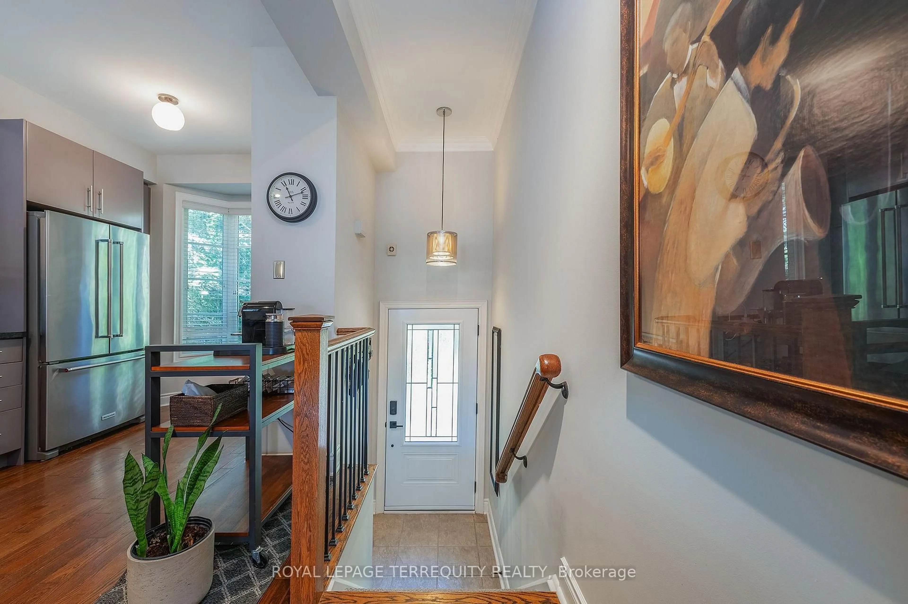 Indoor entryway for 265 Van Dusen Blvd #9, Toronto Ontario M8Z 3J2