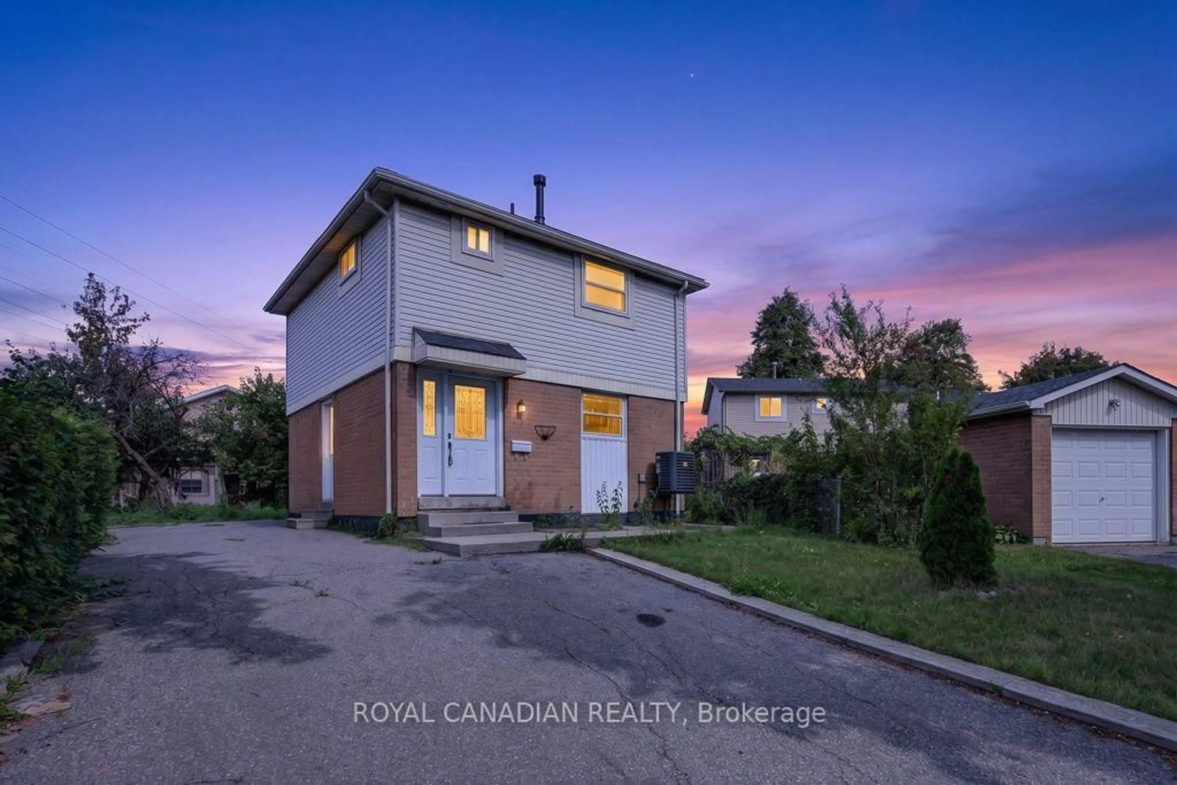 A pic from outside/outdoor area/front of a property/back of a property/a pic from drone, street for 6 Damascus Dr, Toronto Ontario M9V 4G1