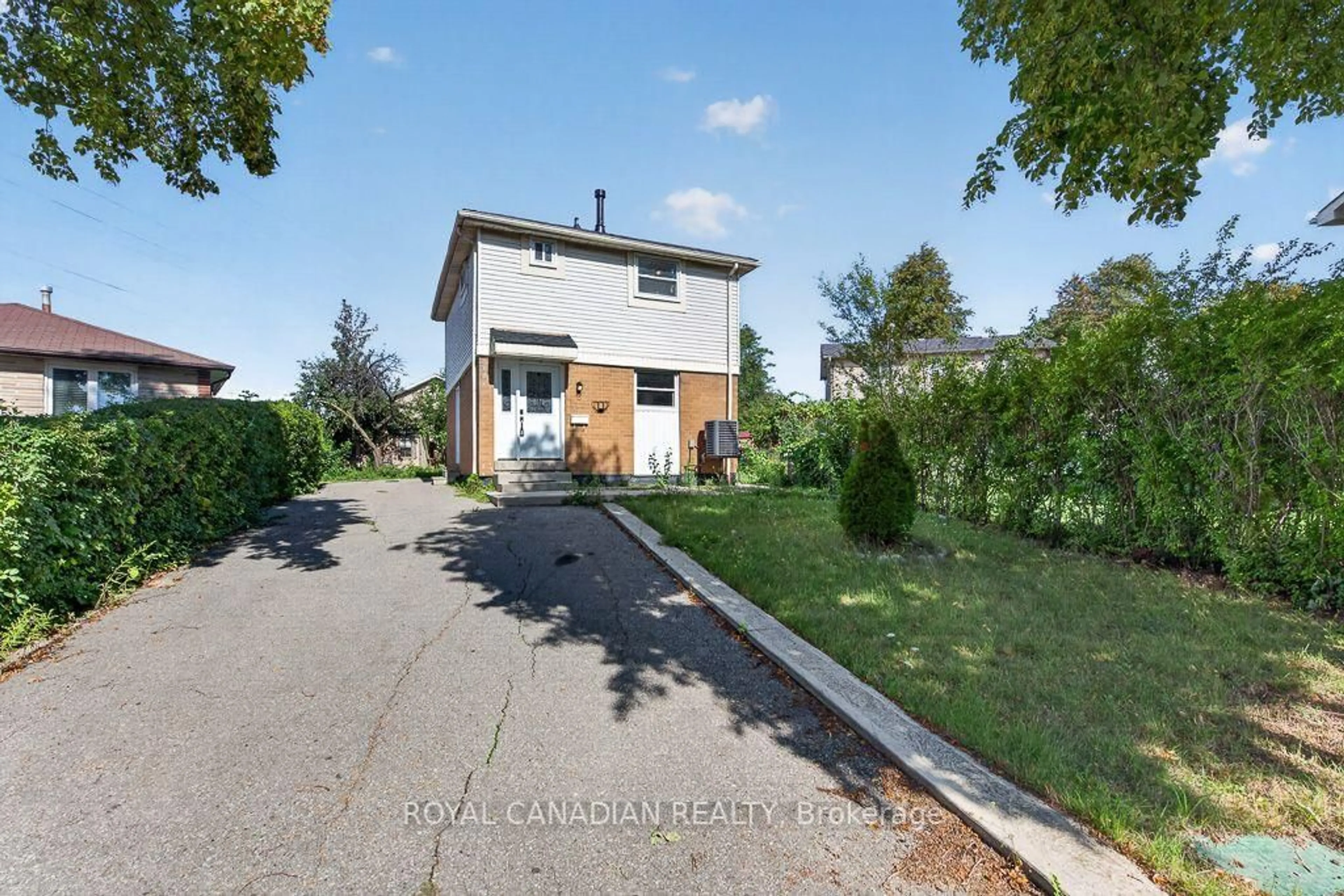 A pic from outside/outdoor area/front of a property/back of a property/a pic from drone, street for 6 Damascus Dr, Toronto Ontario M9V 4G1