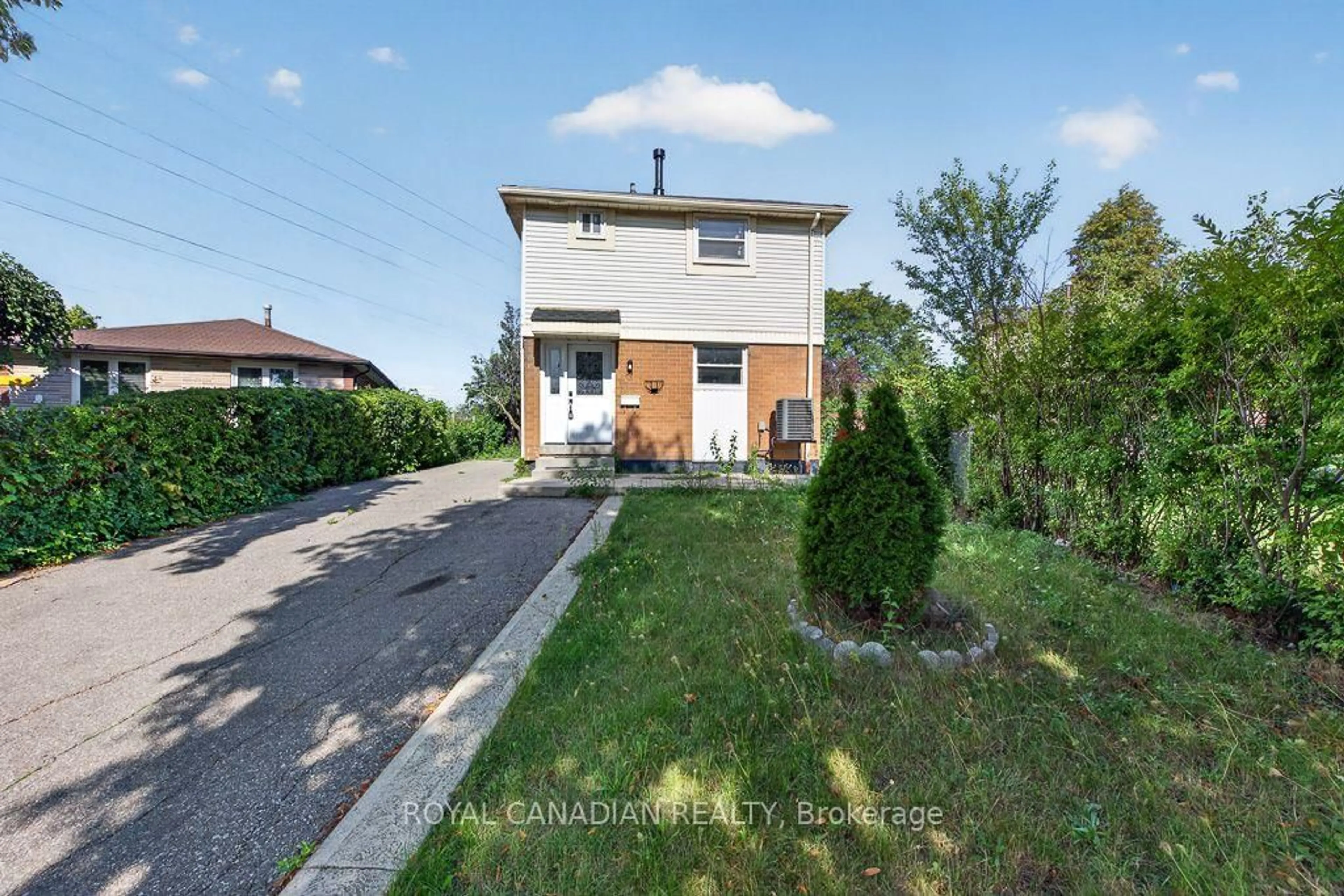 A pic from outside/outdoor area/front of a property/back of a property/a pic from drone, street for 6 Damascus Dr, Toronto Ontario M9V 4G1