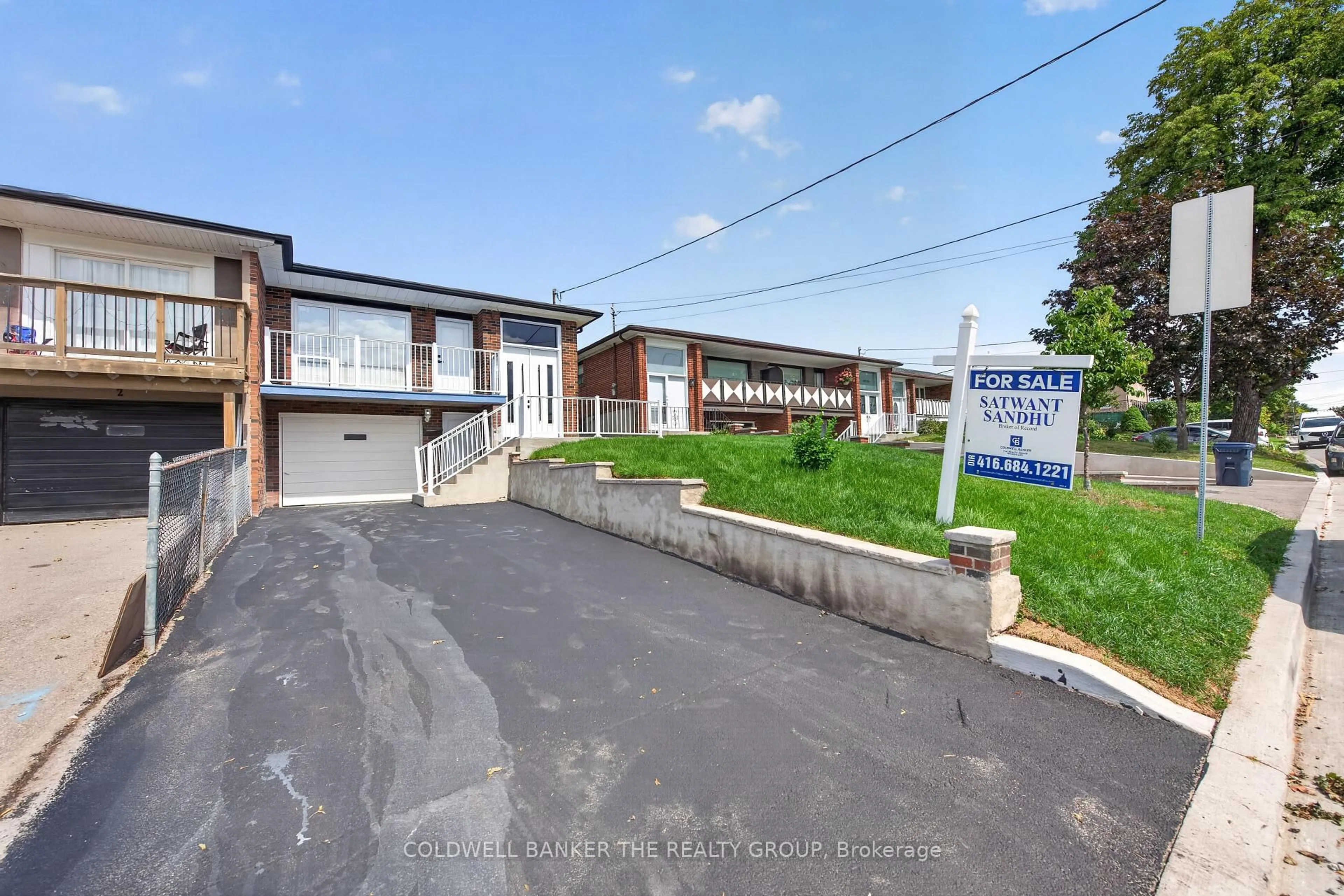 A pic from outside/outdoor area/front of a property/back of a property/a pic from drone, street for 4 Imogene Ave, Toronto Ontario M9M 1N6