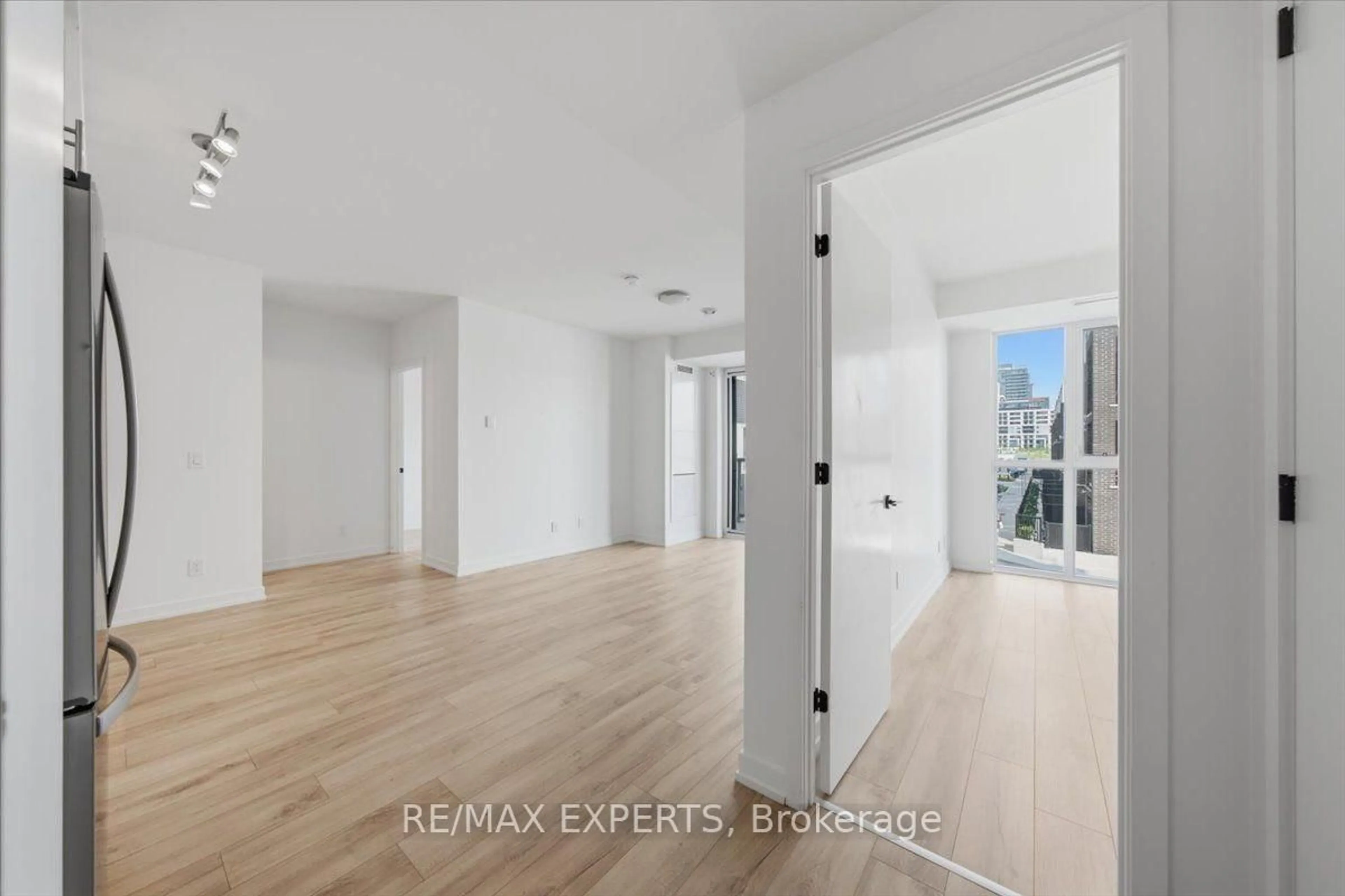A pic of a room for 335 Wheat Boom Dr #203, Oakville Ontario L6H 7Y1