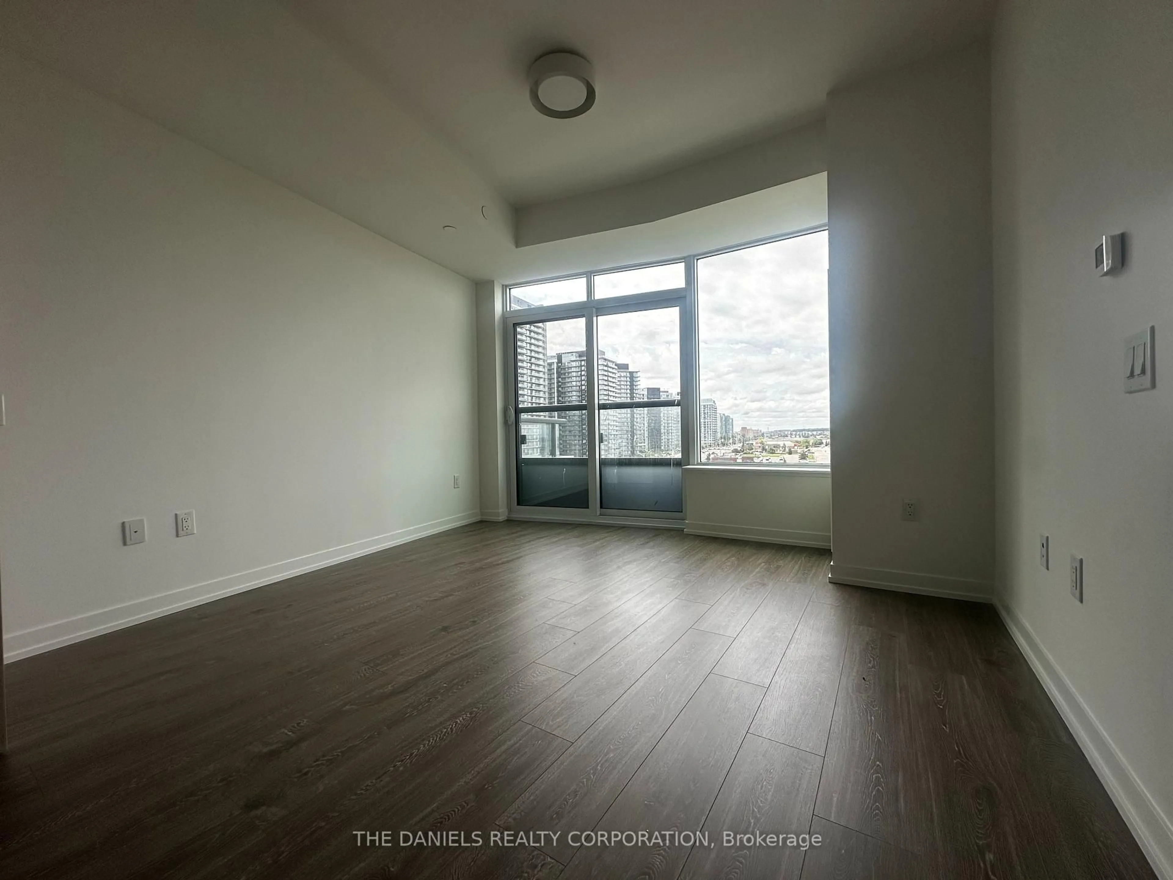 A pic of a room for 2485 Eglinton Ave #924, Mississauga Ontario L5M 2T1