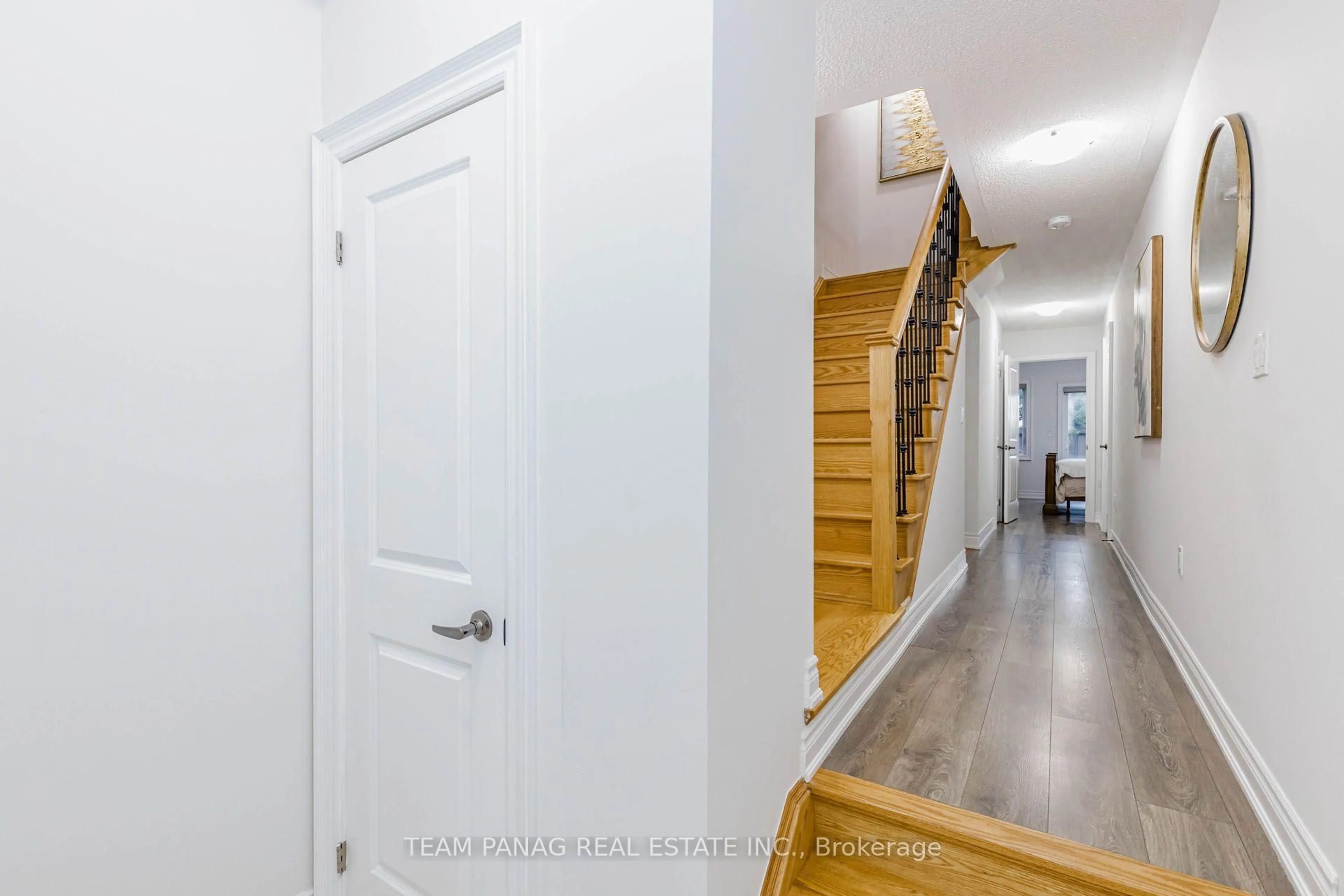 Indoor entryway for 9 Faye St, Brampton Ontario L6P 4M9