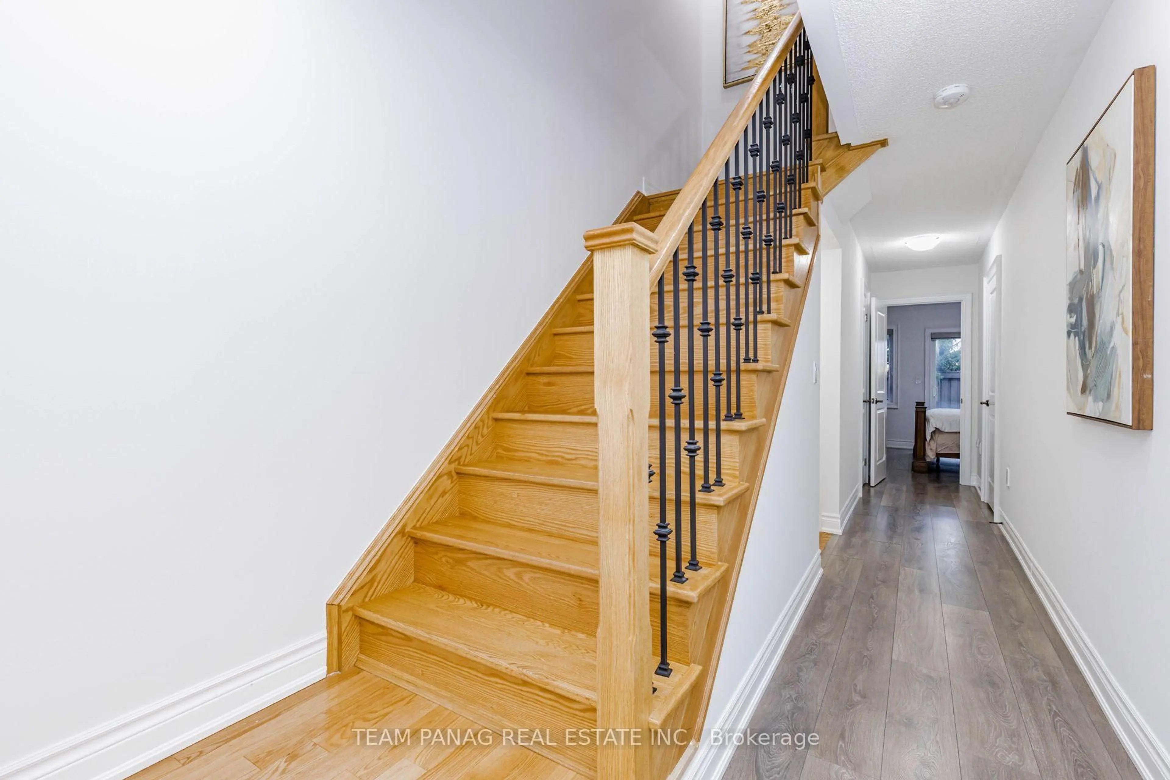 Stairs for 9 Faye St, Brampton Ontario L6P 4M9
