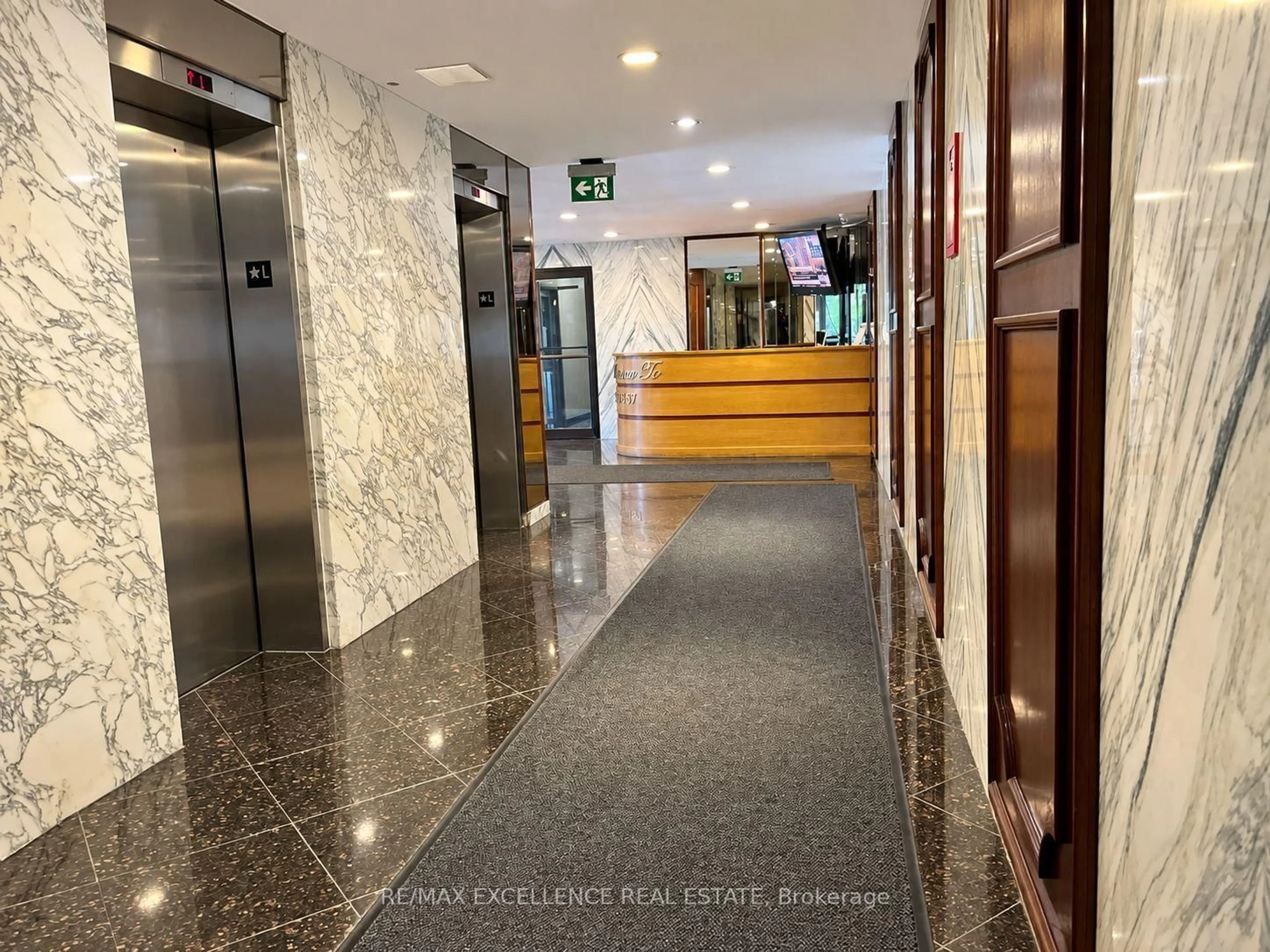 Lobby for 3390 Weston Rd #2105, Toronto Ontario M9M 2X3