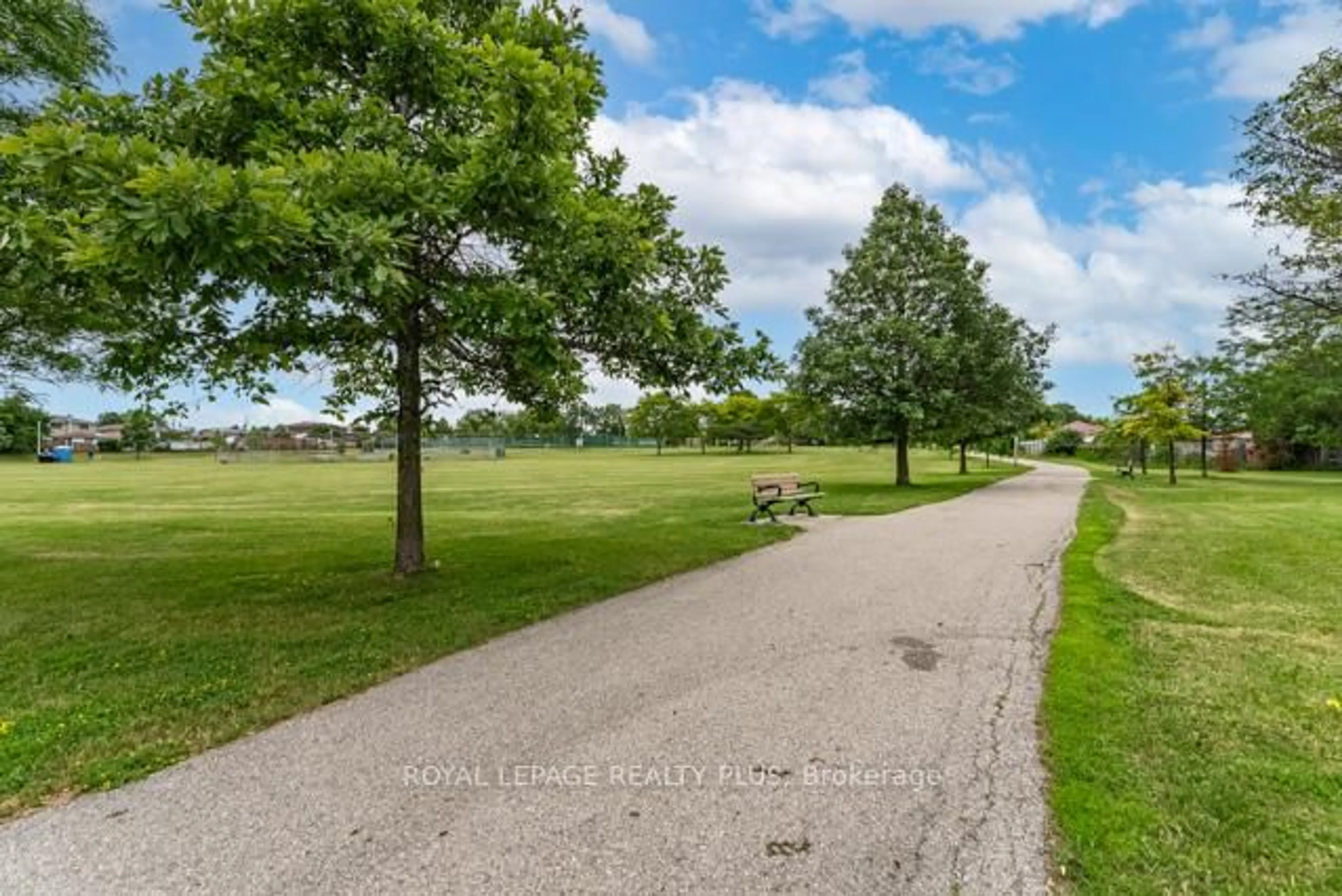 A pic from outside/outdoor area/front of a property/back of a property/a pic from drone, water/lake/river/ocean view for 87 Hullmar Dr, Toronto Ontario M3N 2E2