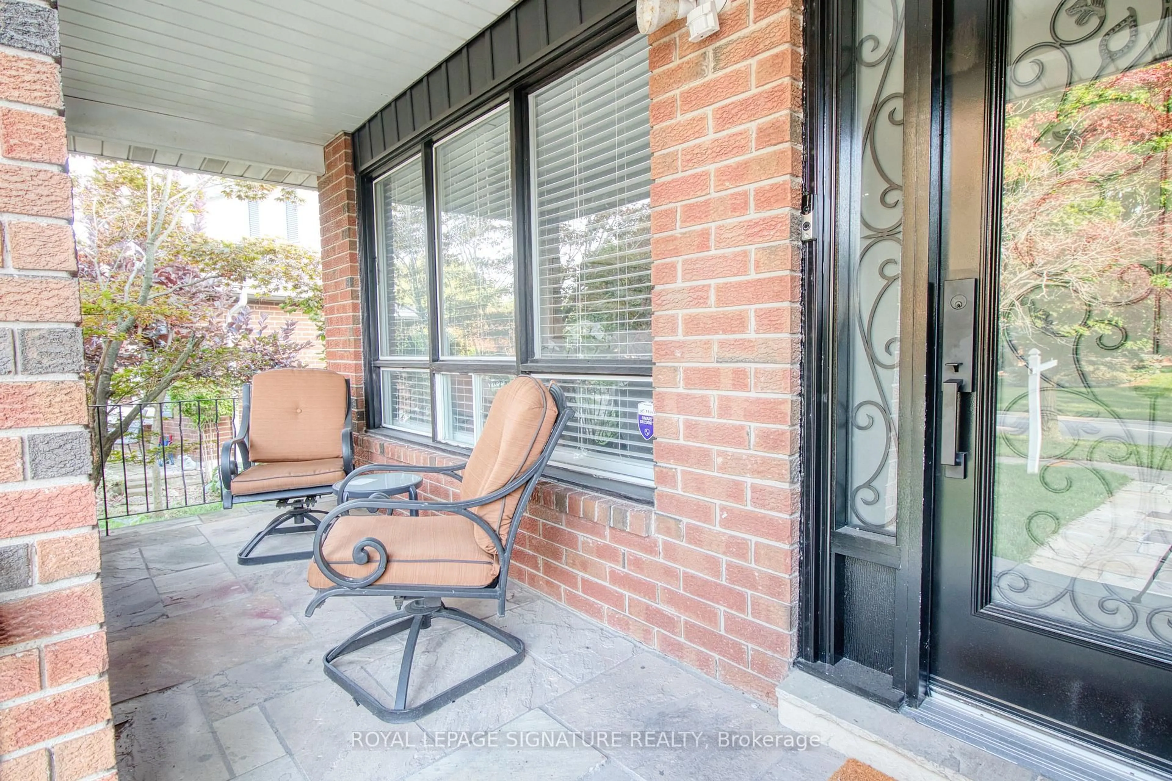 Patio, street for 1414 Harmsworth Sq, Oakville Ontario L6H 3E7