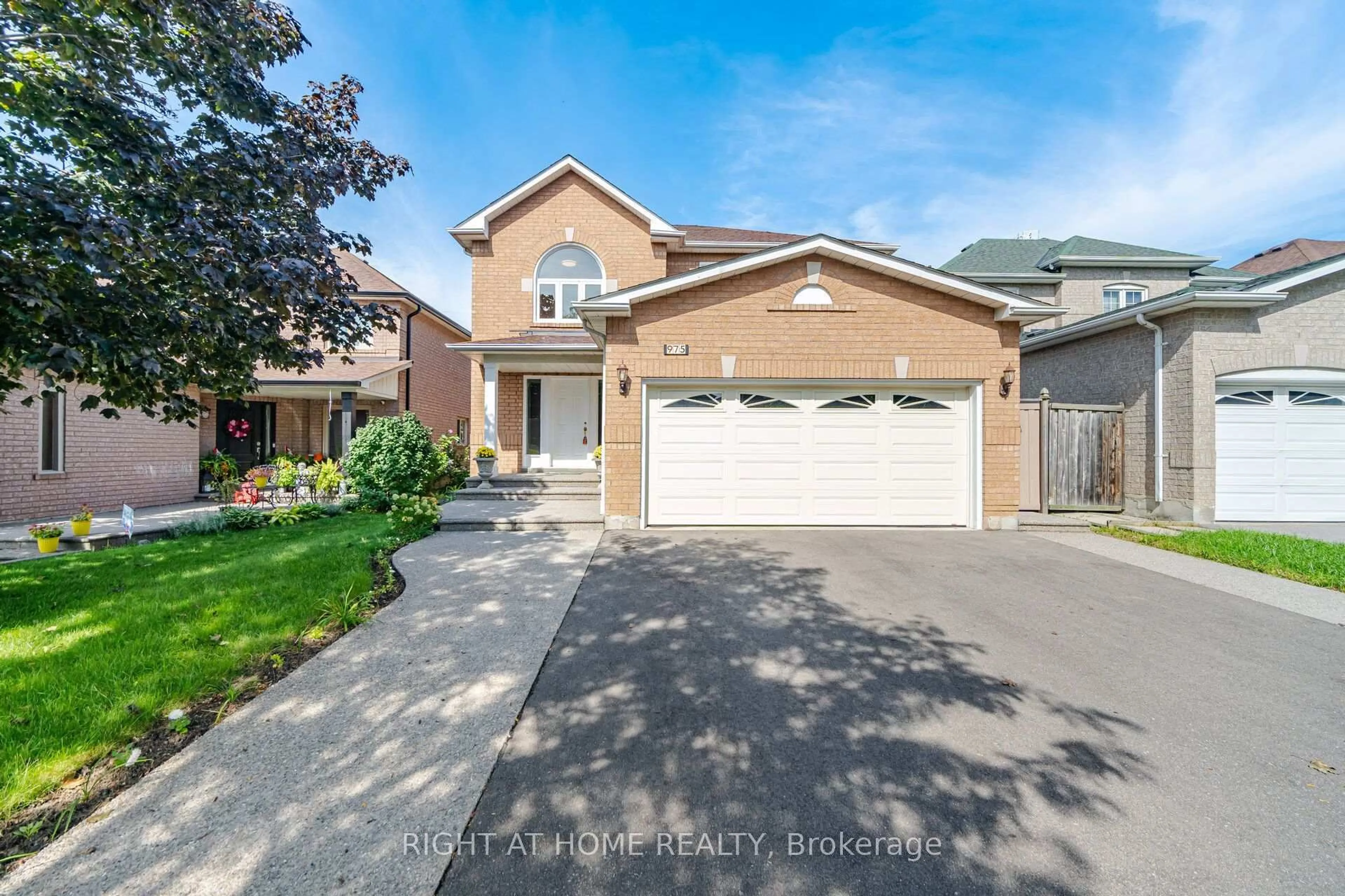 Unknown for 975 Mantle Cres, Mississauga Ontario L5V 2G3