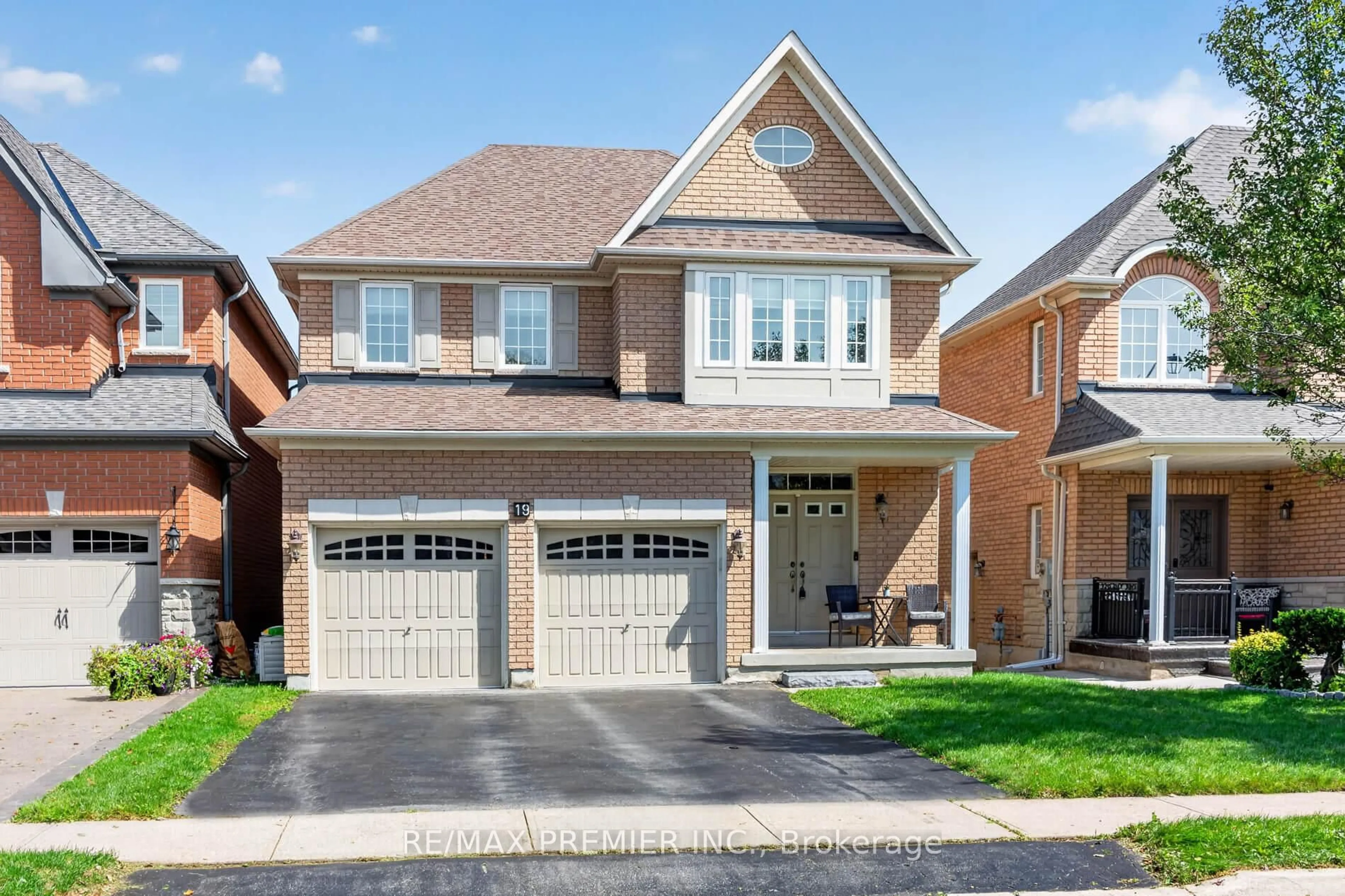 Home with brick exterior material, street for 19 Timberwolf Rd, Brampton Ontario L6P 2B4