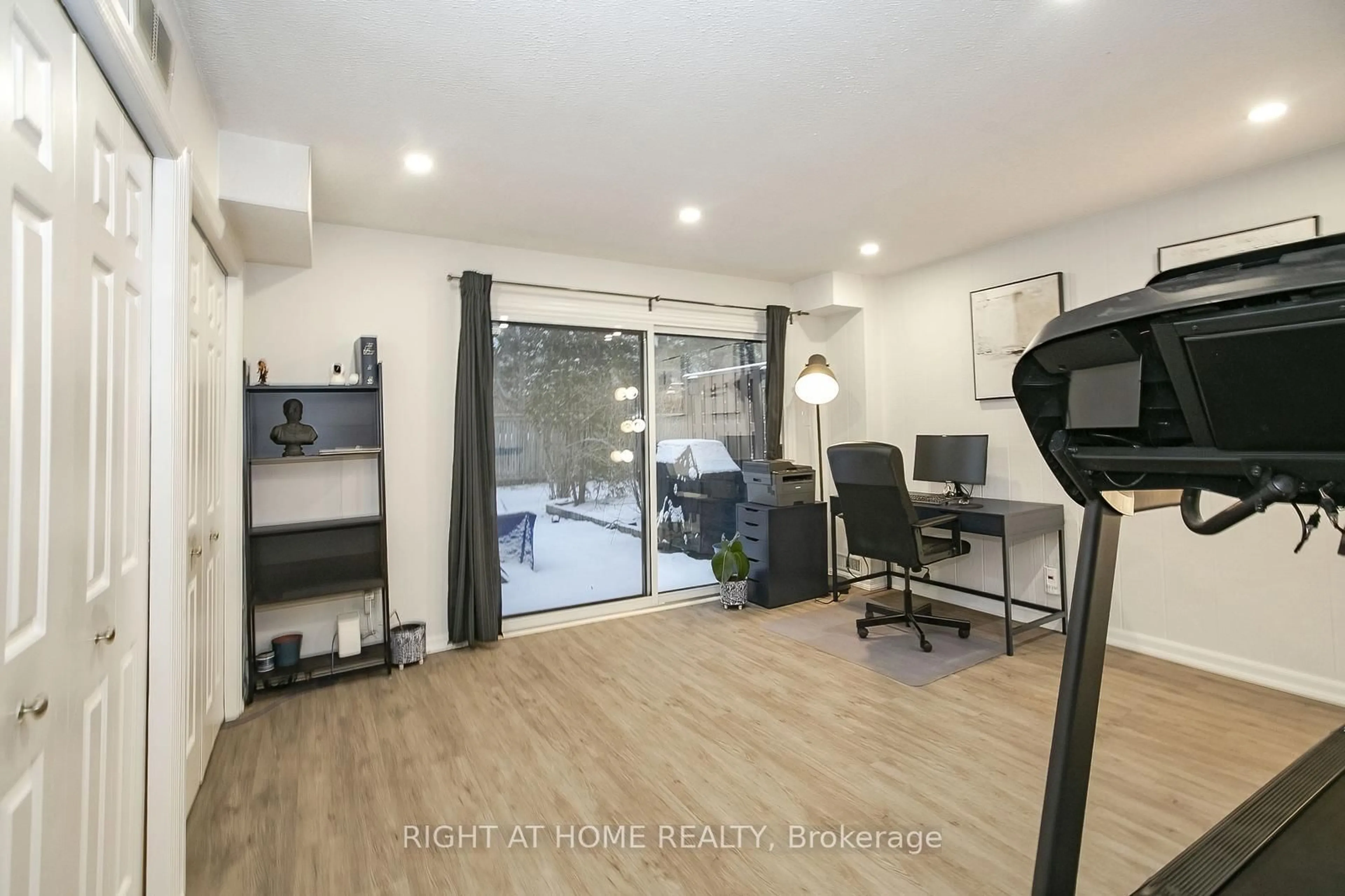 Unknown for 1080 Walden Circ #75, Mississauga Ontario L5J 4J9