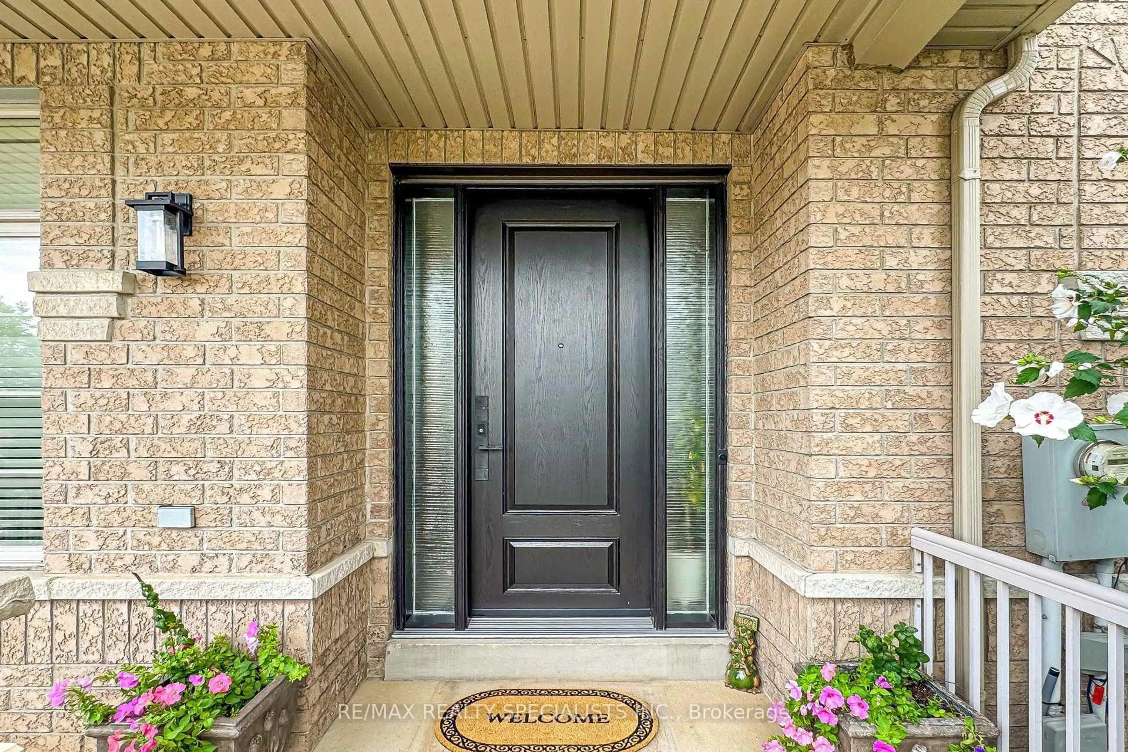 Indoor entryway for 1239 Fox Cres, Milton Ontario L9T 0S7