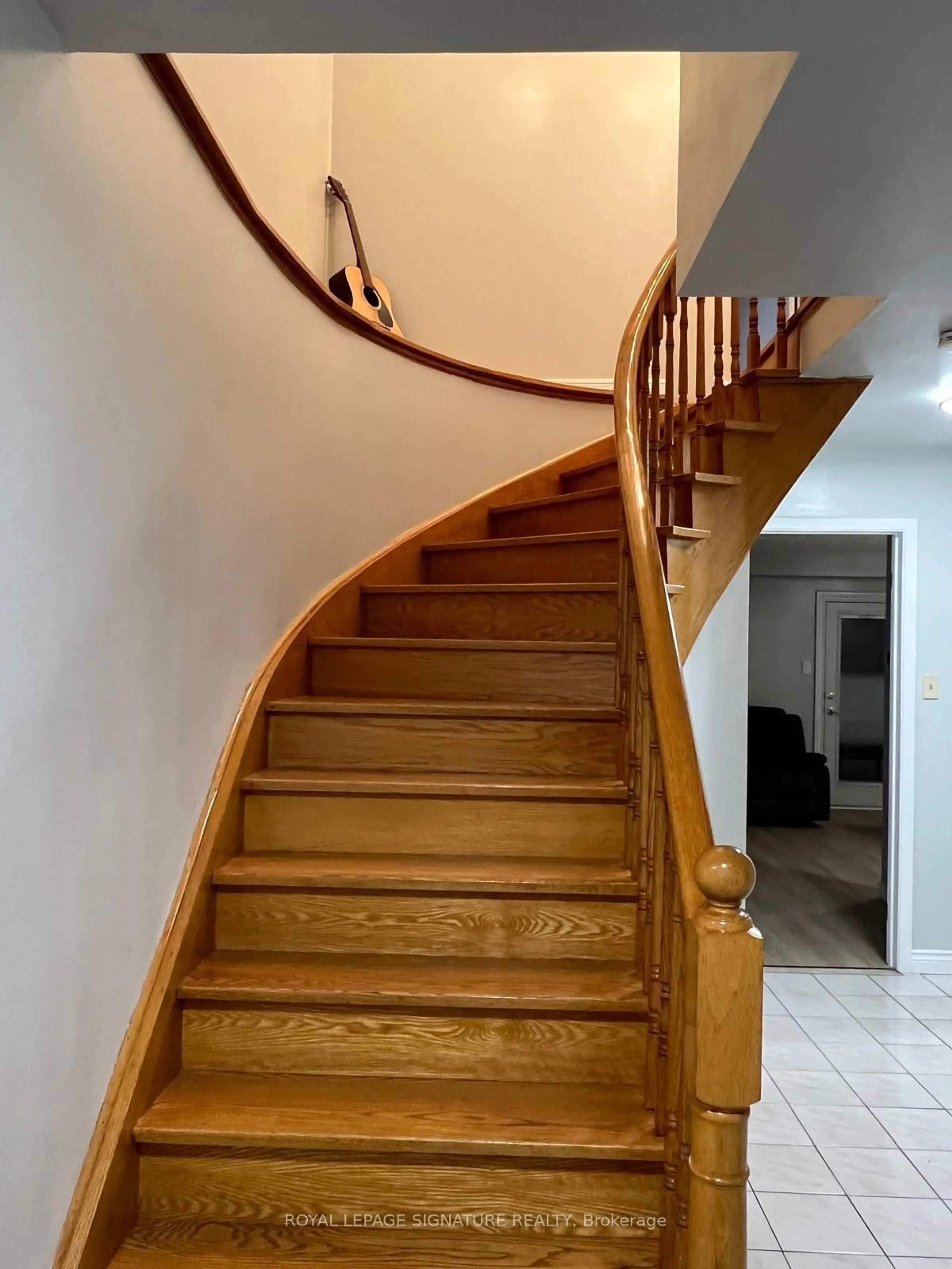 Stairs for 66 Martindale Cres, Brampton Ontario L6X 2V1