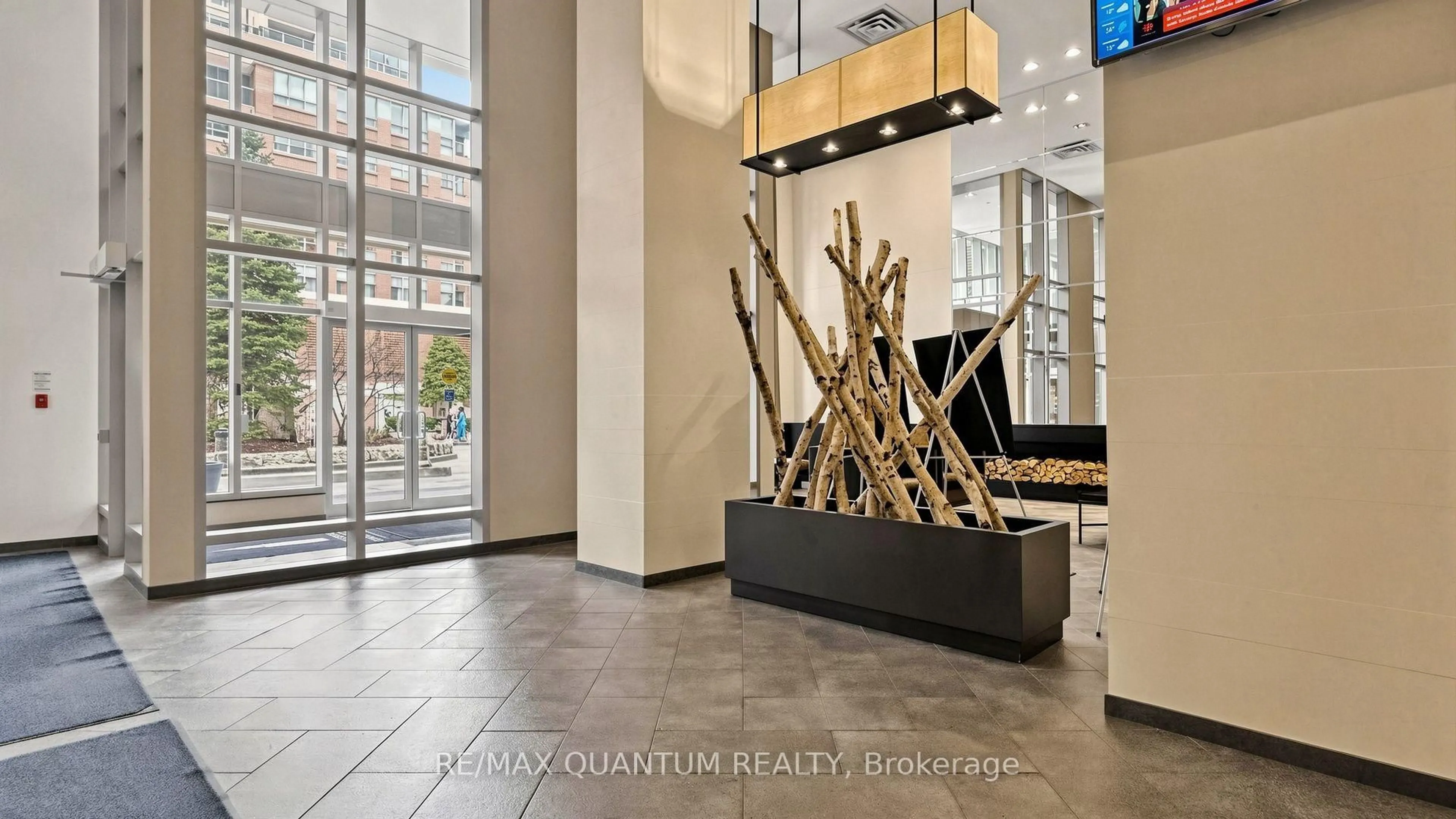 Lobby for 4080 Living Arts Dr #1003, Mississauga Ontario L5B 4N3