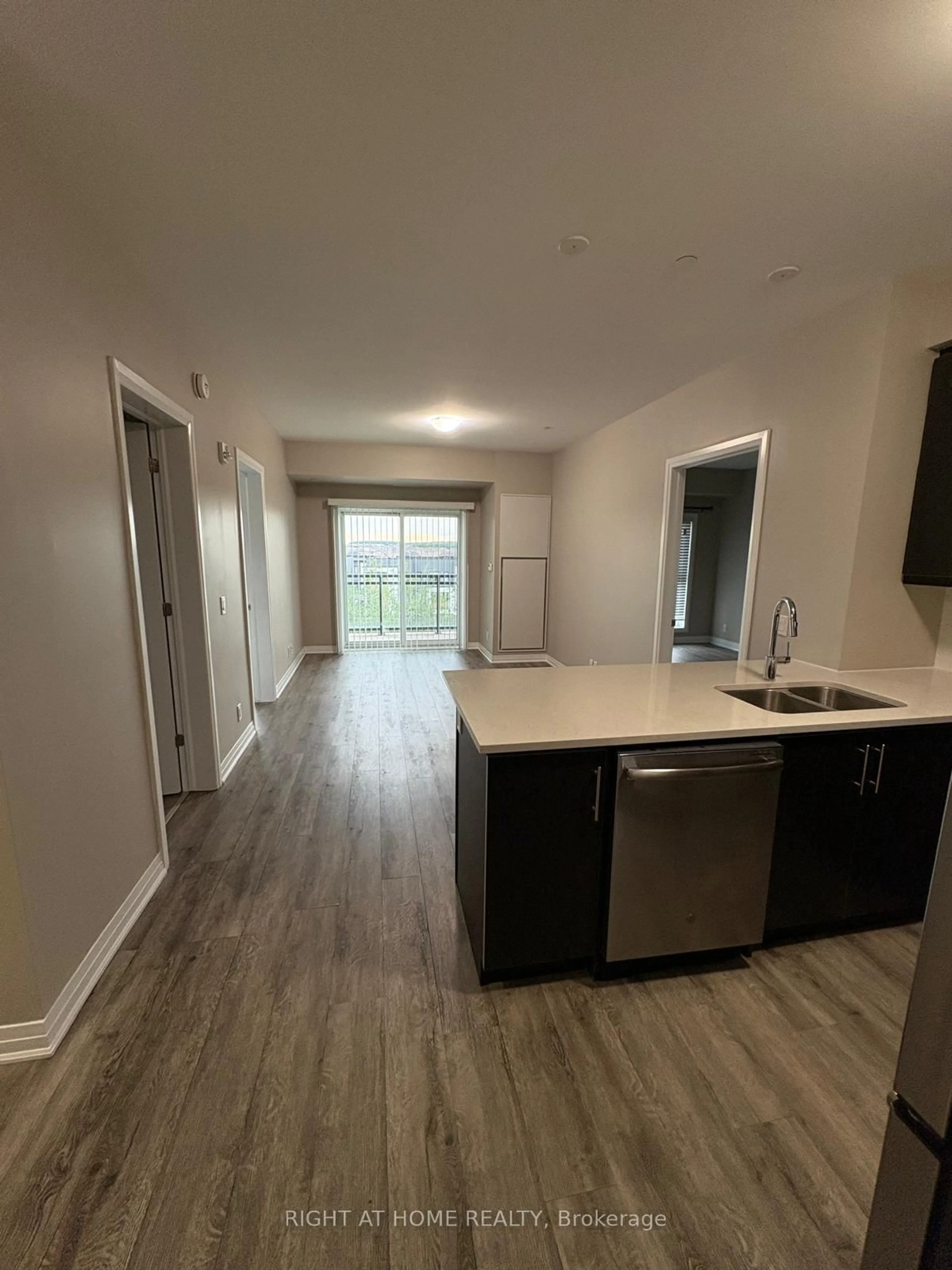 A pic of a room for 128 Grovewood Common #405, Oakville Ontario L6H 0X3