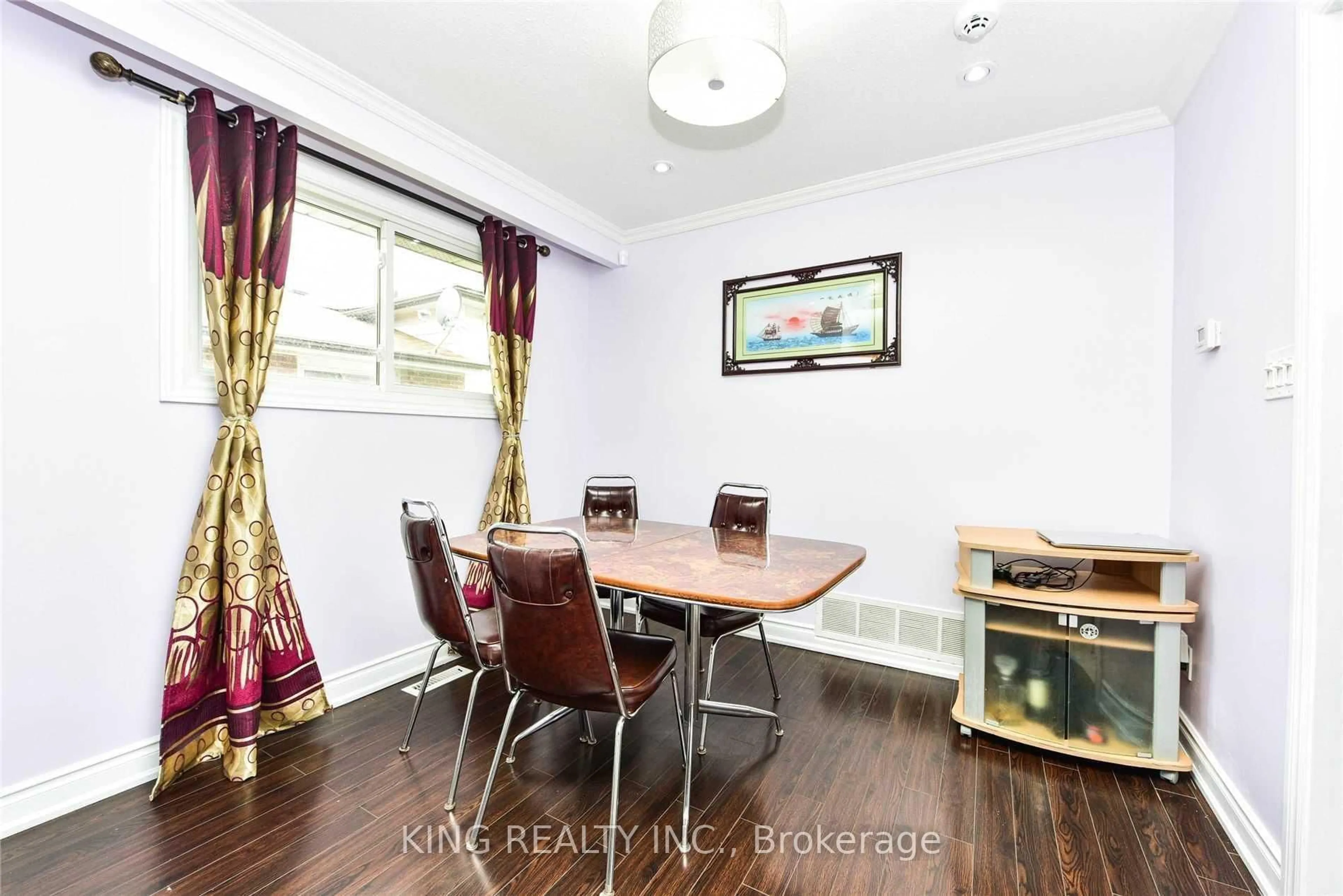 Dining room, wood/laminate floor for 3412 Monica Dr, Mississauga Ontario L4T 3E7