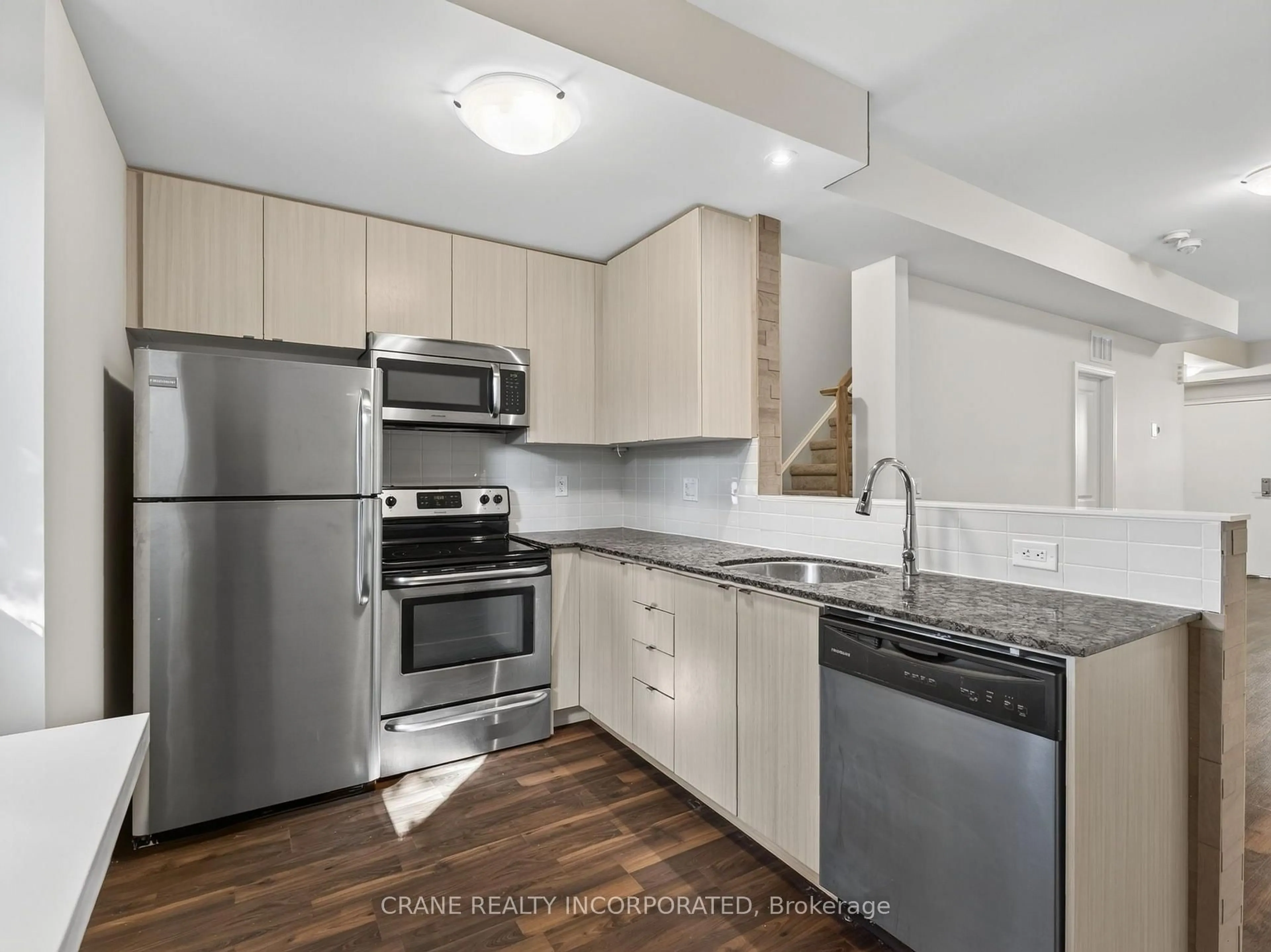 Standard kitchen, unknown for 400 Hopewell Ave #108, Toronto Ontario M6E 2S2