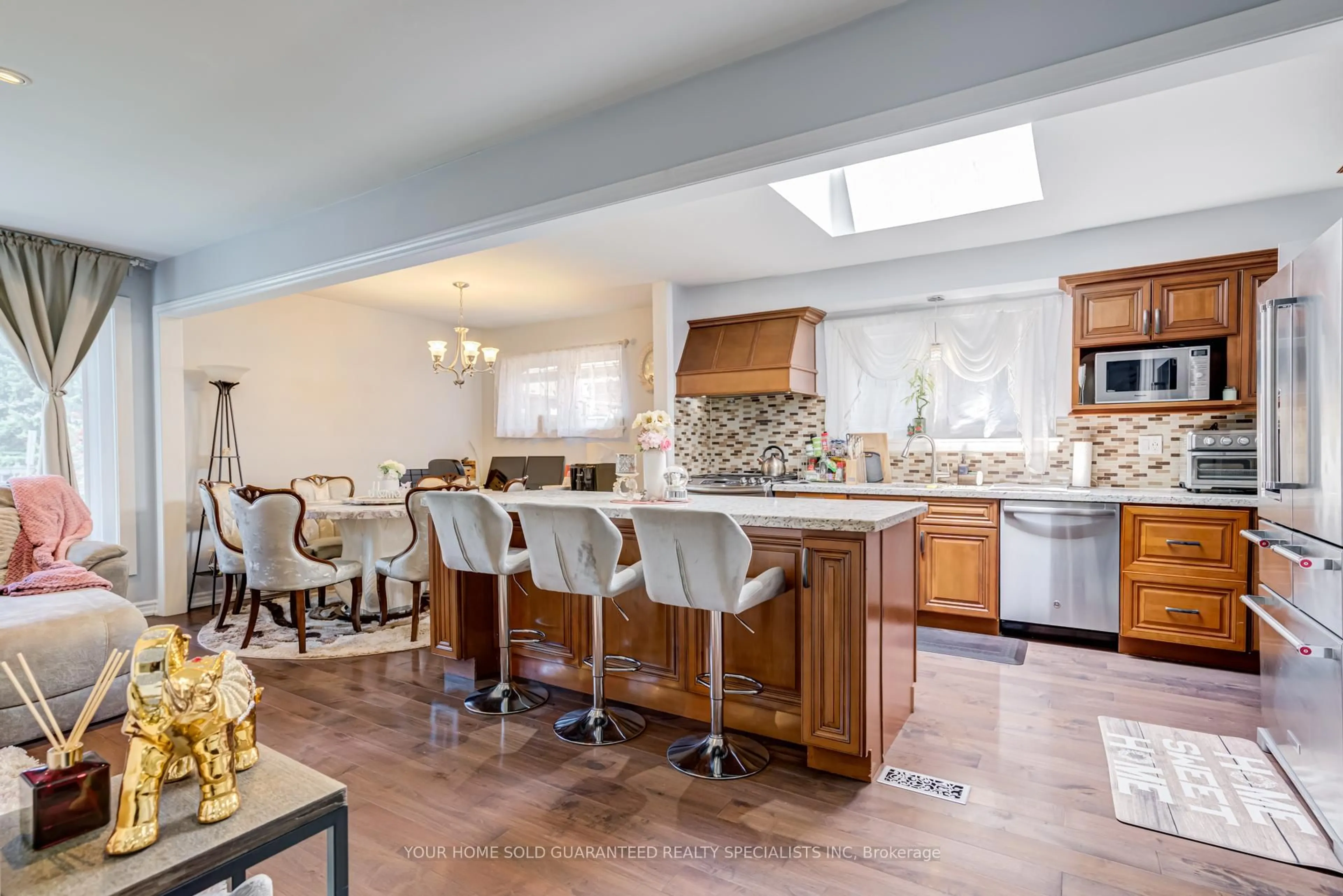 Open concept kitchen, ceramic/tile floor for 5 Hallow Cres, Toronto Ontario M9W 2V8