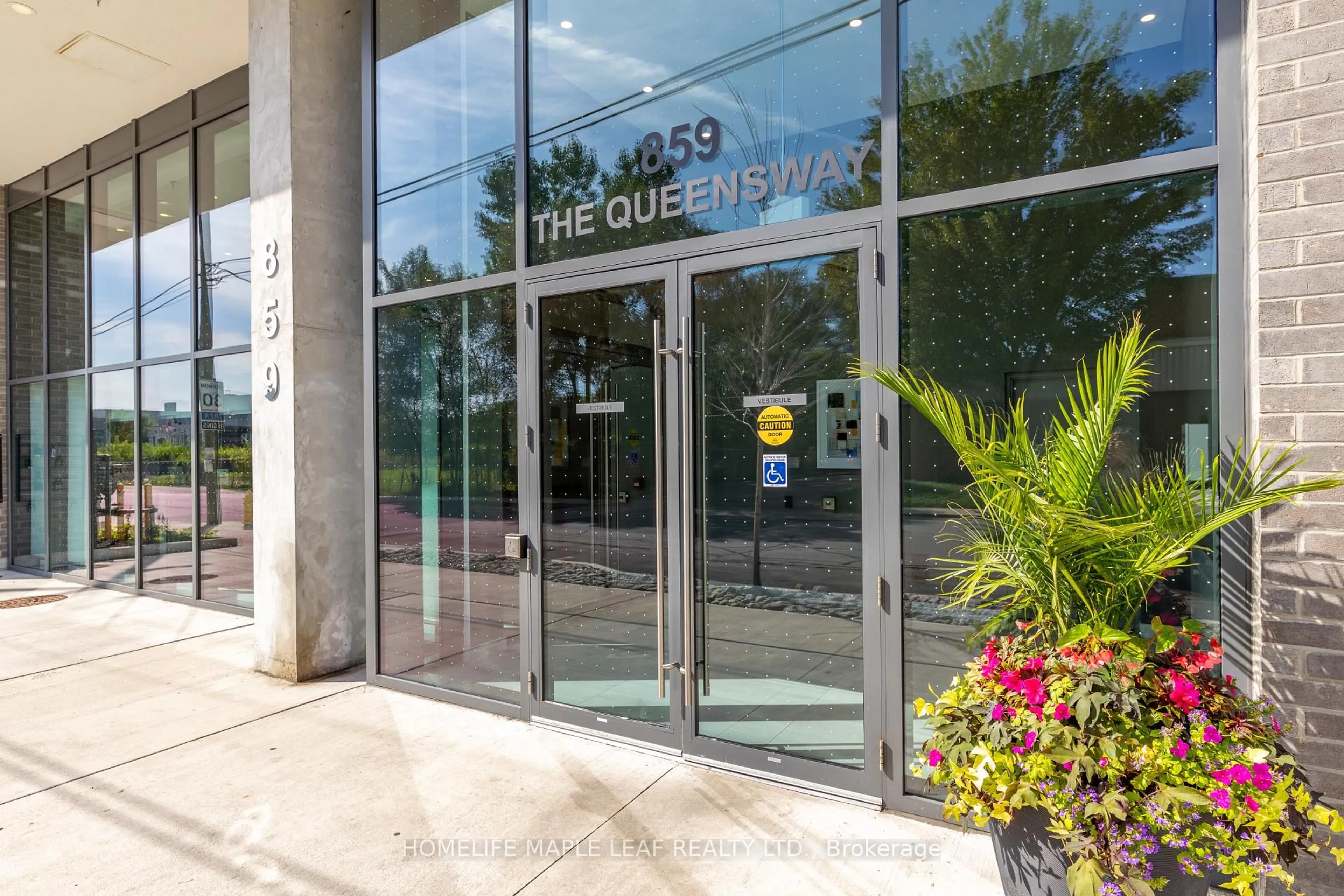 Indoor foyer for 859 The Queensway #703, Toronto Ontario M8Z 1N8