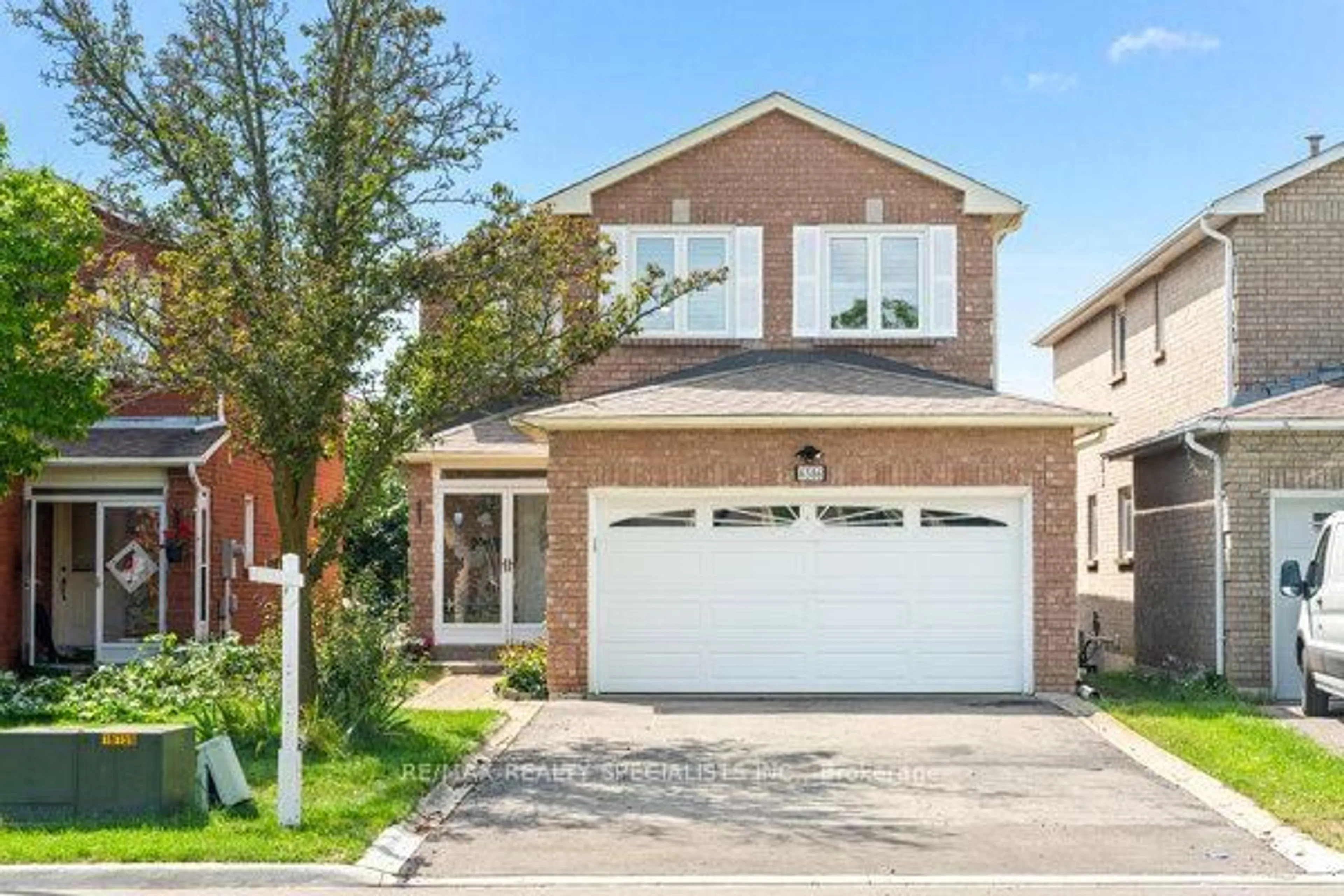 Home with brick exterior material, street for 6386 Longspur Rd, Mississauga Ontario L5N 6H1